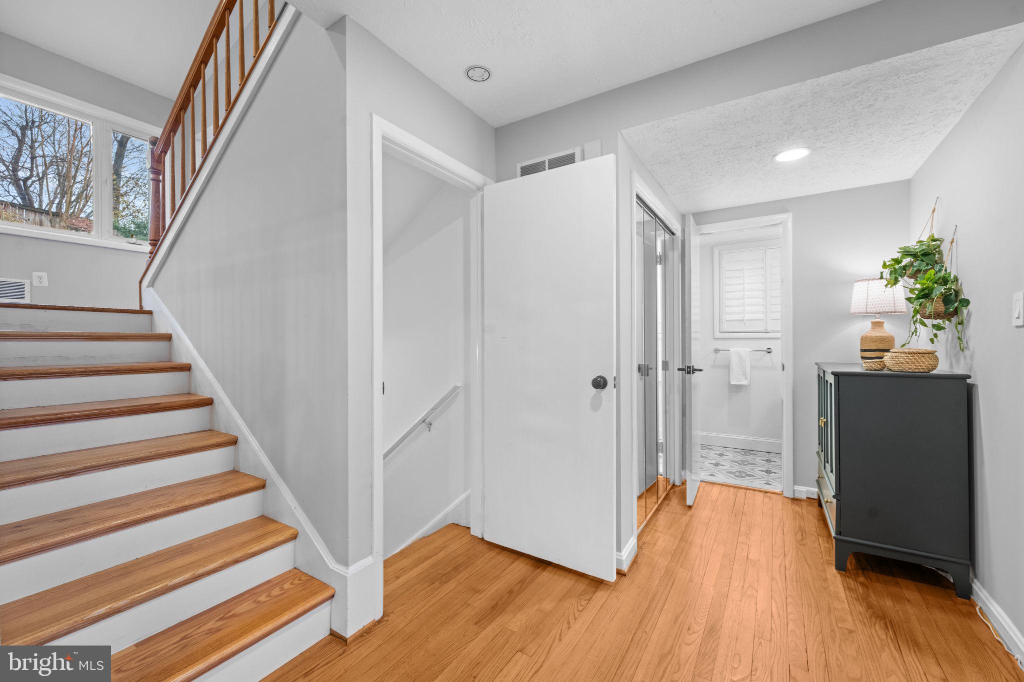 Real estate listing preview #8