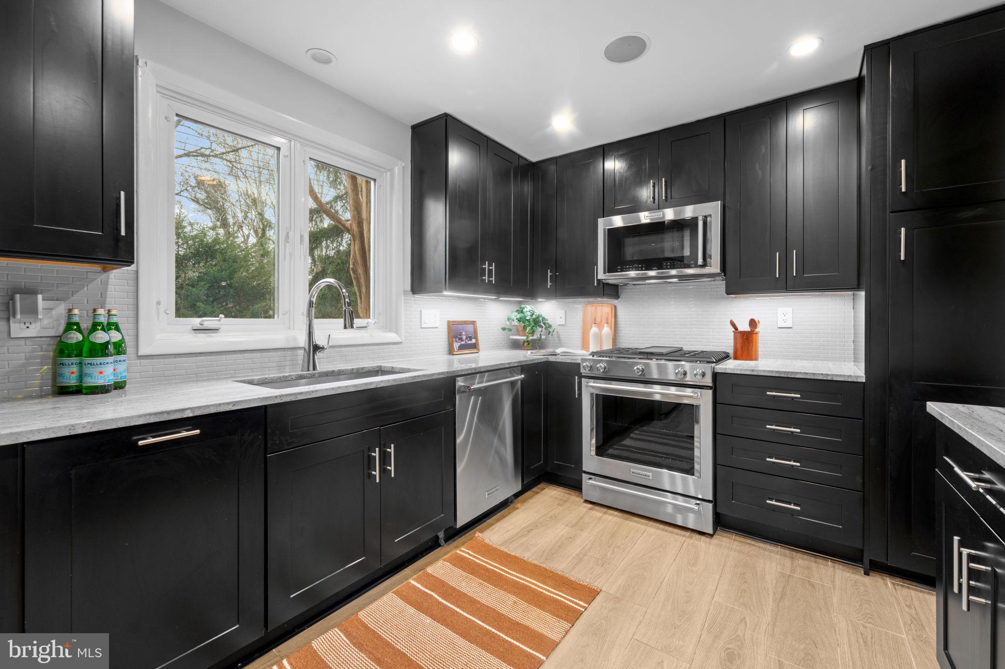 Real estate listing preview #14