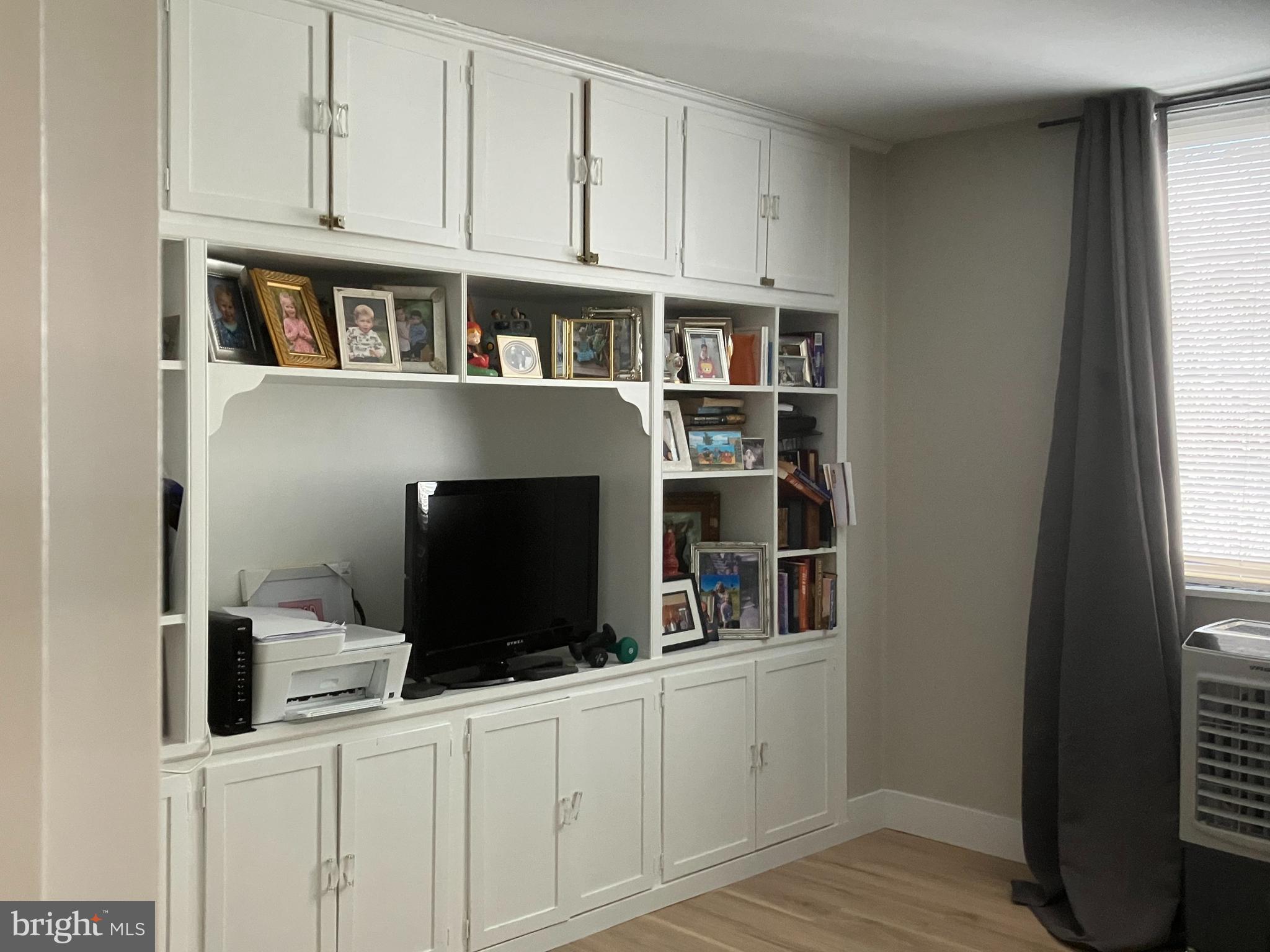 Real estate listing preview #8