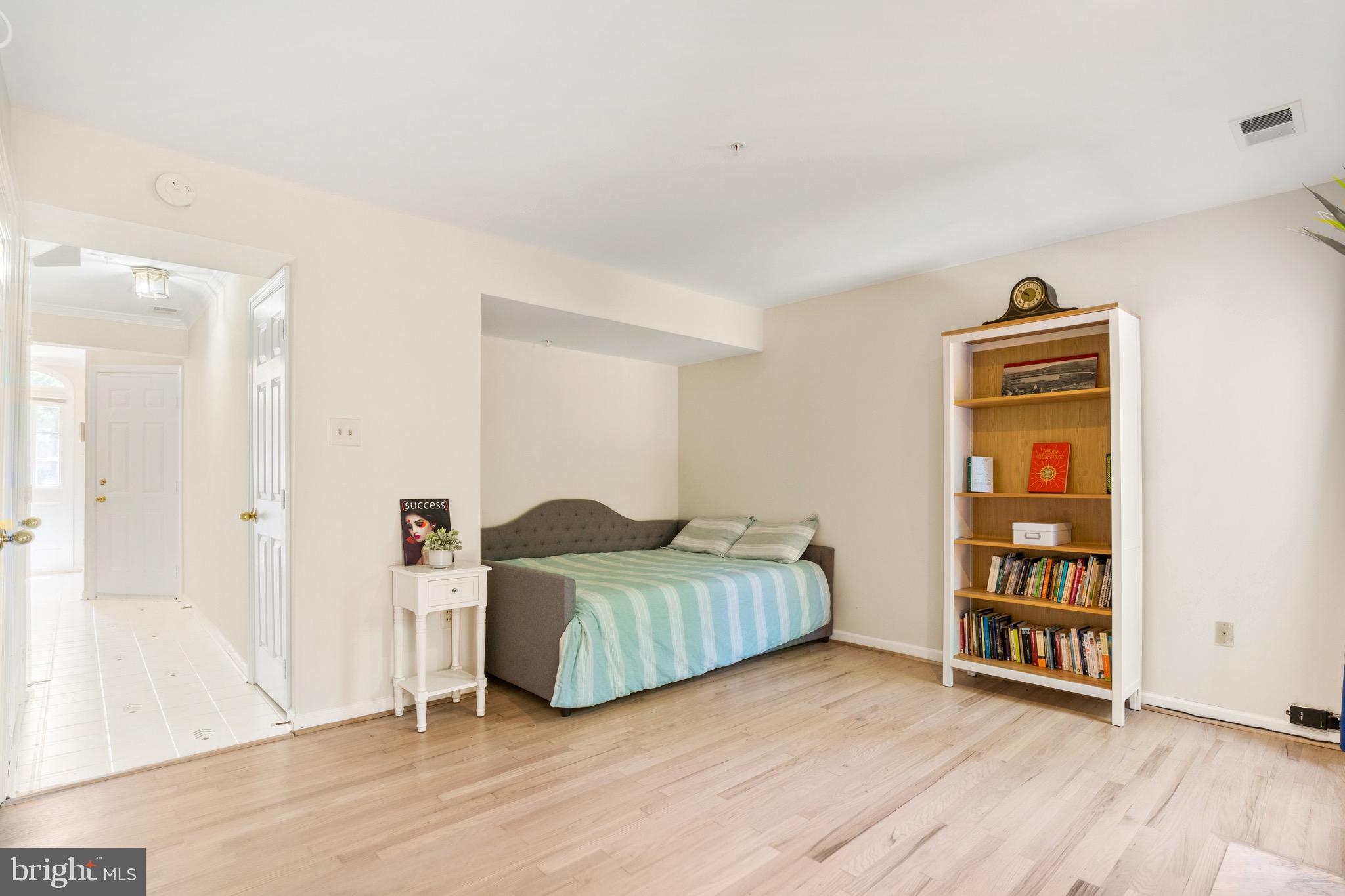 Real estate listing preview #22