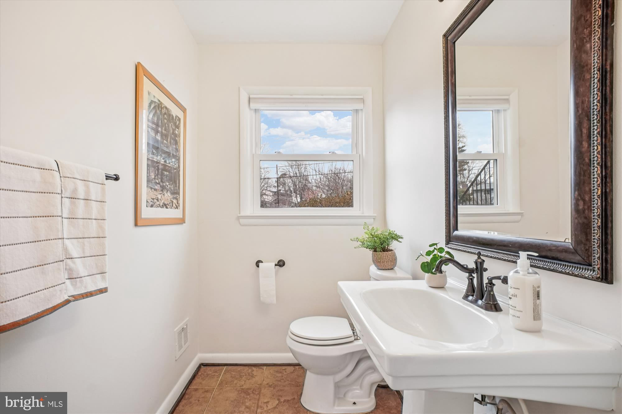 Real estate listing preview #14