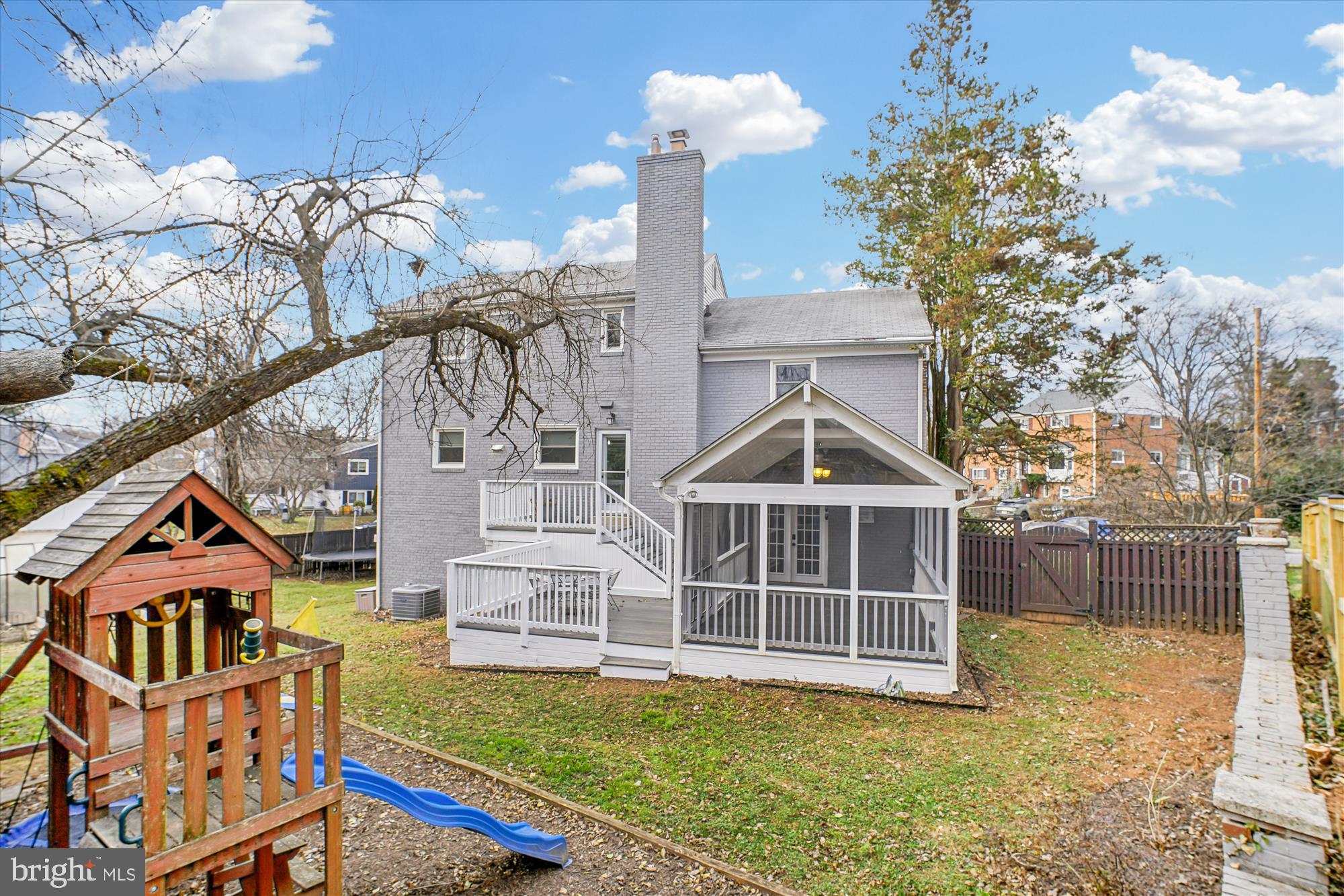 Real estate listing preview #5