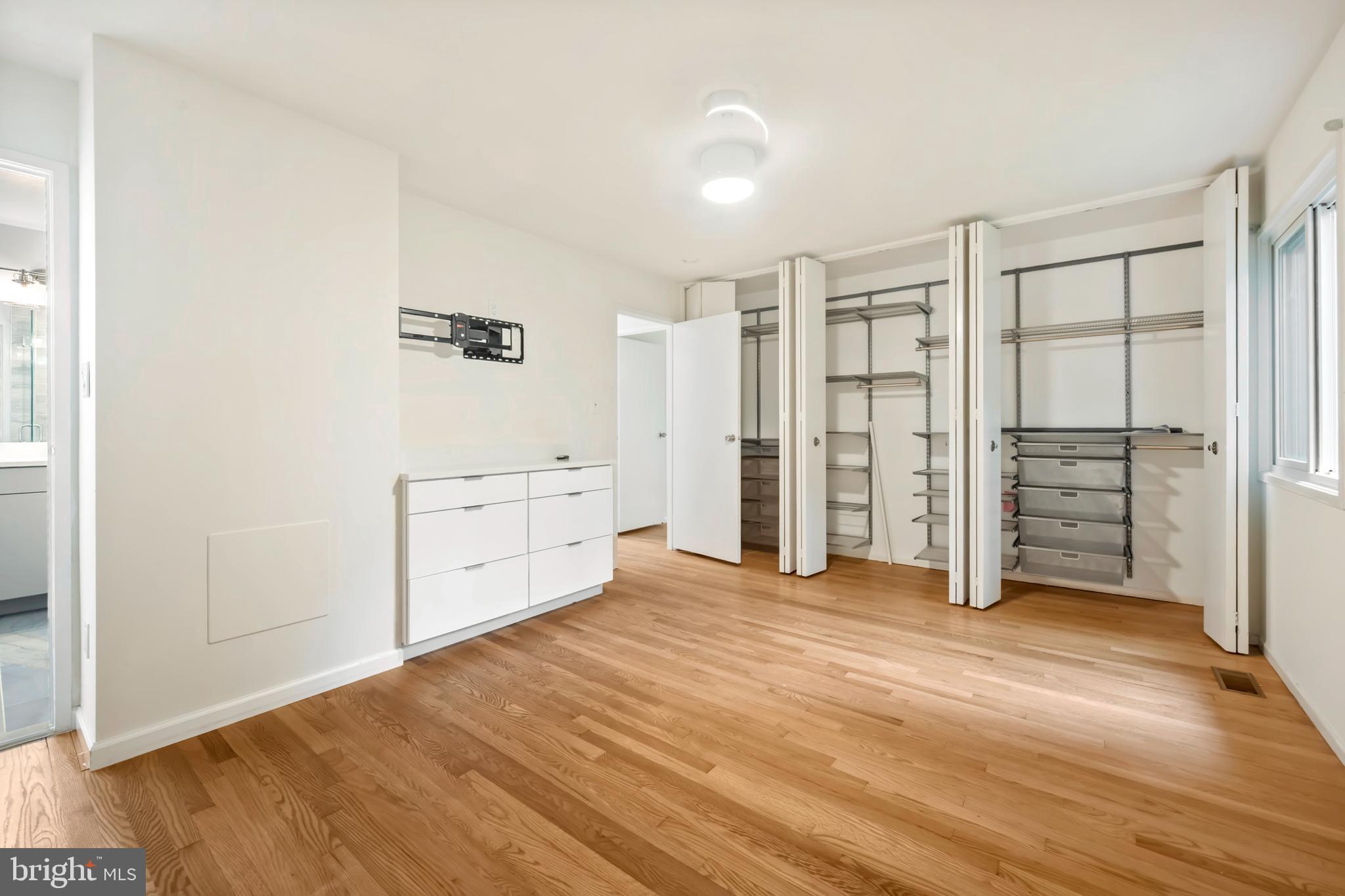 Real estate listing preview #24