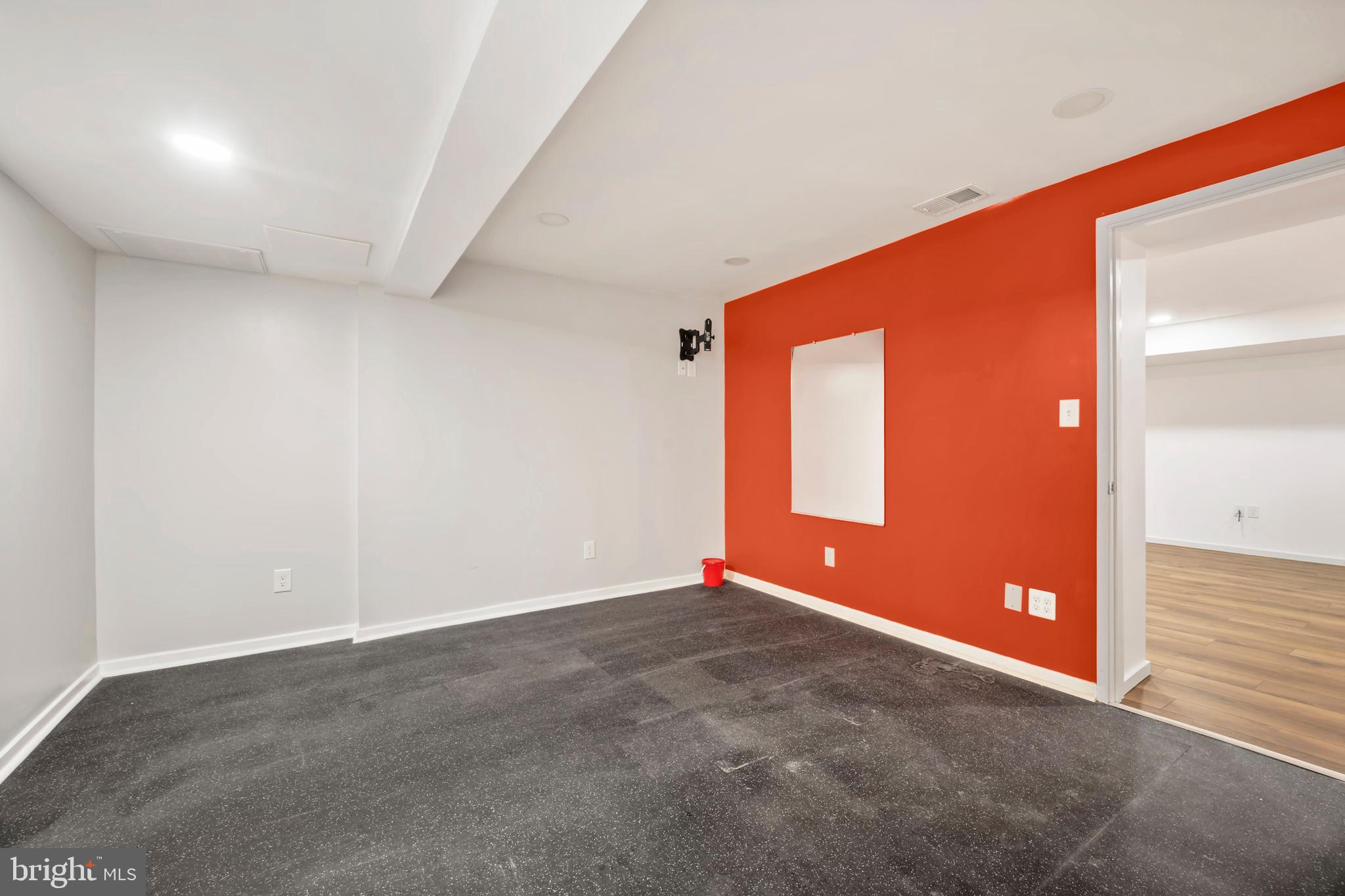 Real estate listing preview #34