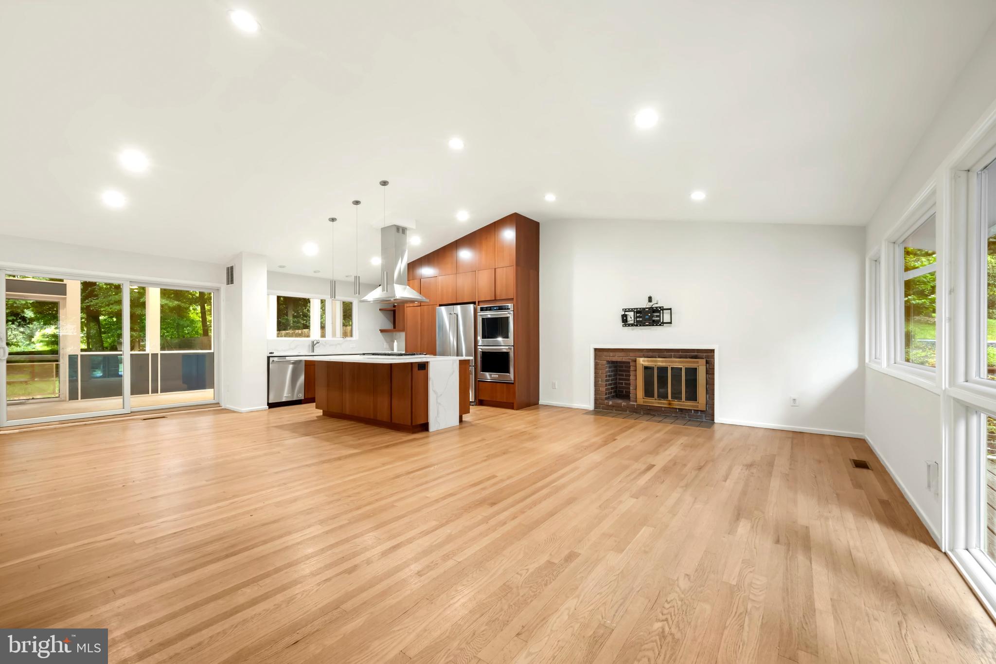 Real estate listing preview #16