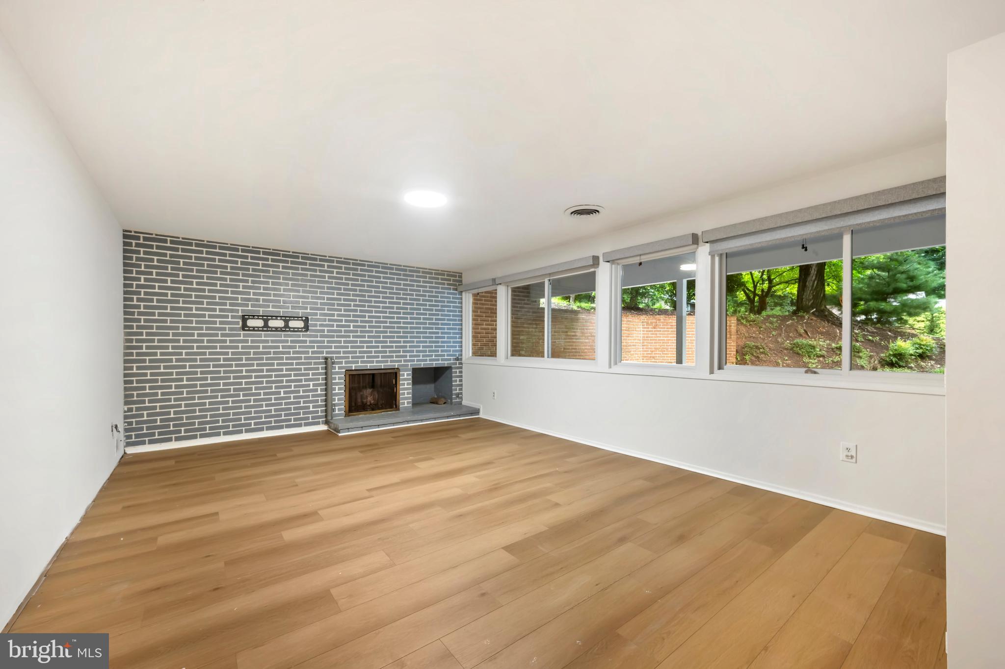 Real estate listing preview #22