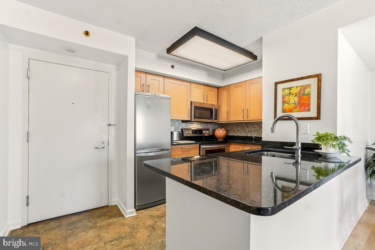 Real estate listing preview #6