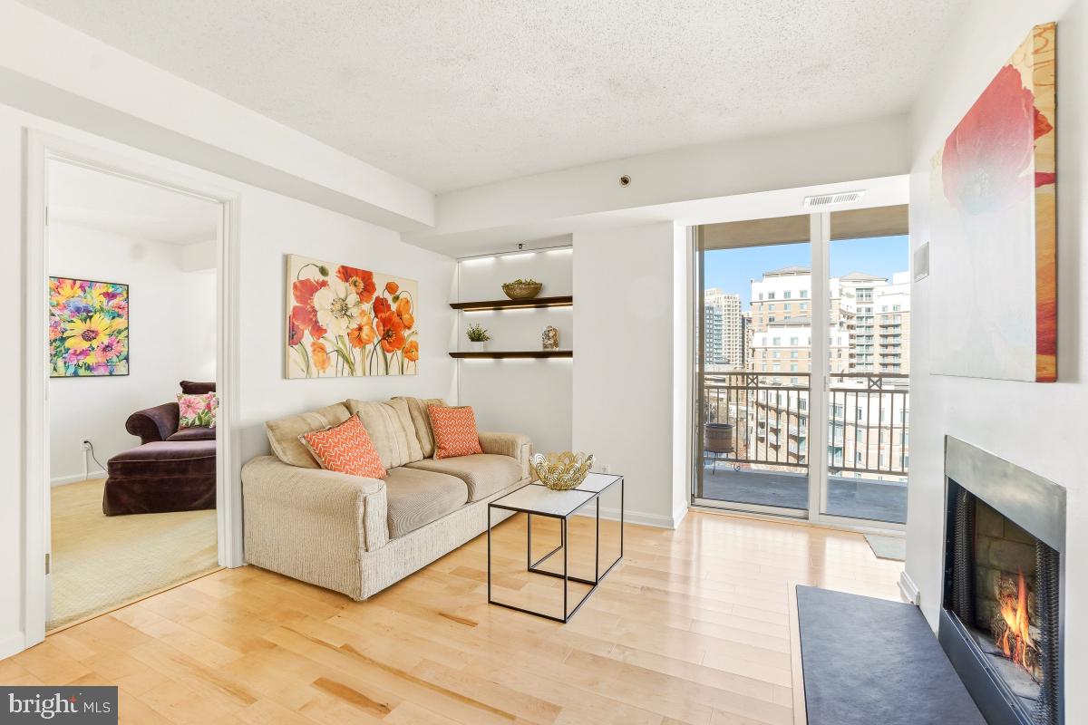 Real estate listing preview #14