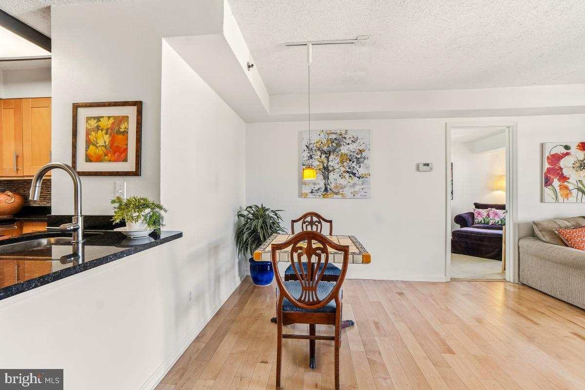 Real estate listing preview #12