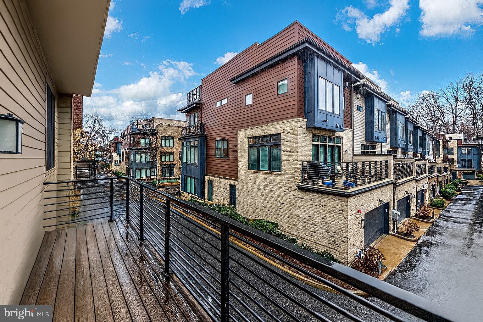 Real estate listing preview #14