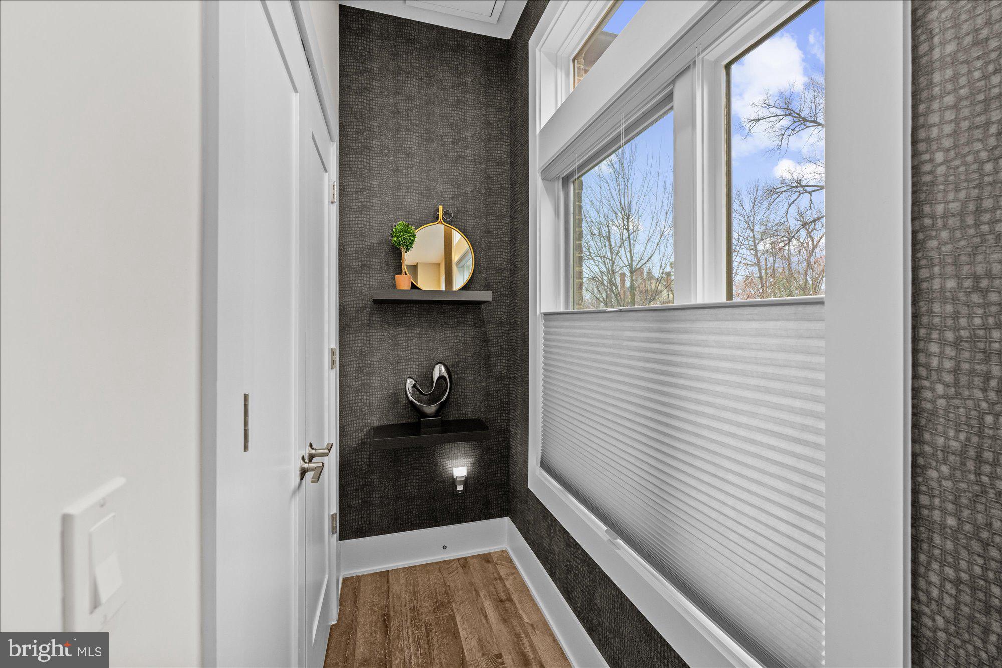 Real estate listing preview #9