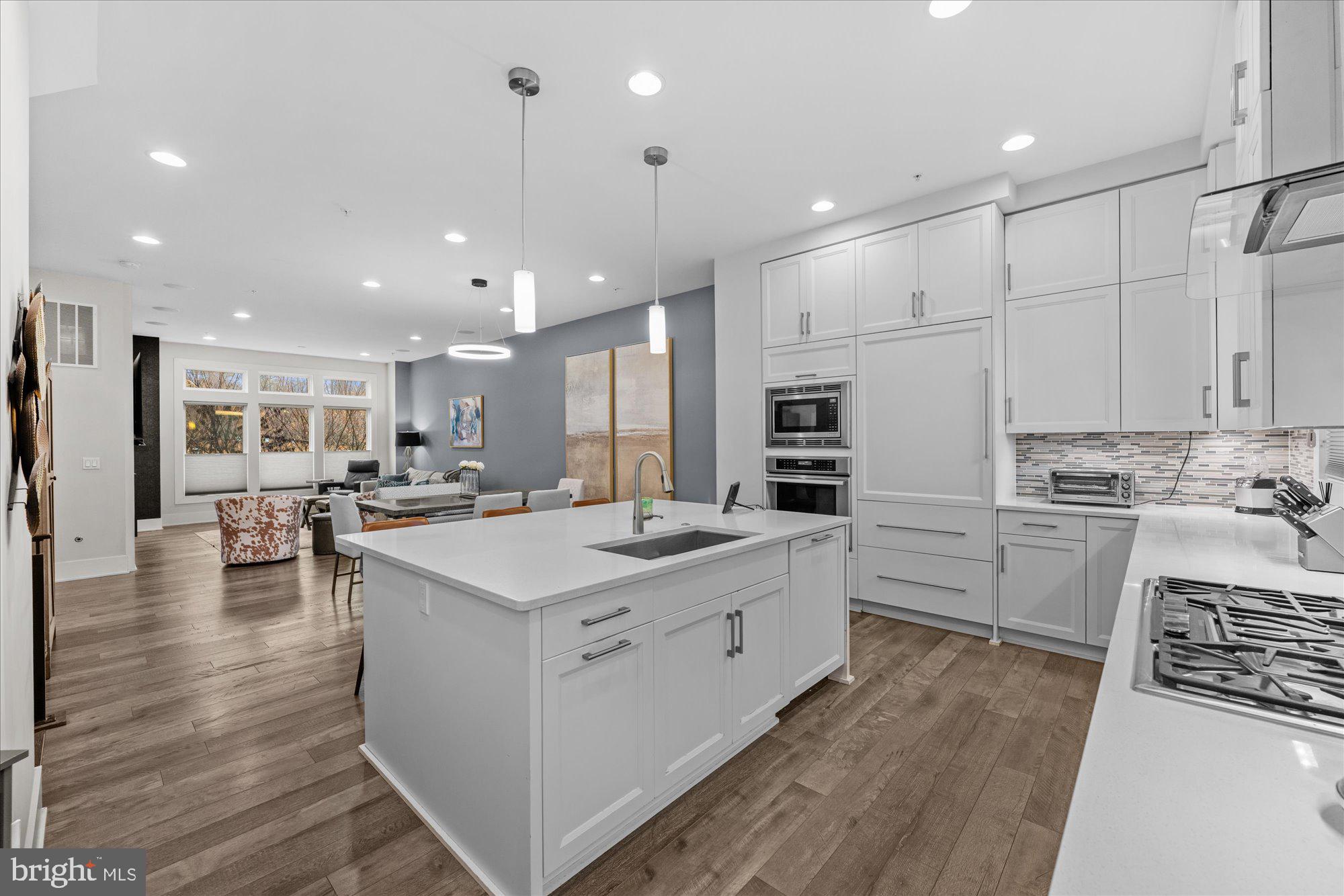 Real estate listing preview #11