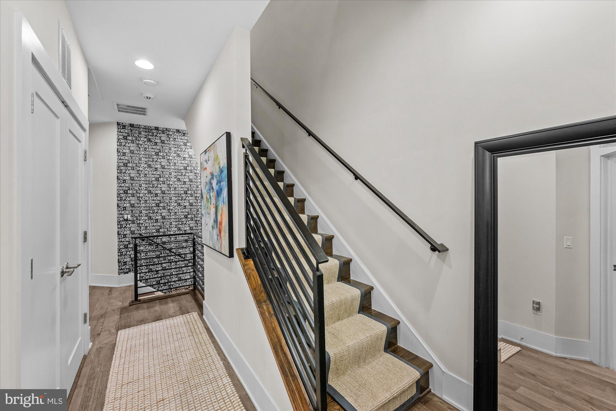 Real estate listing preview #17