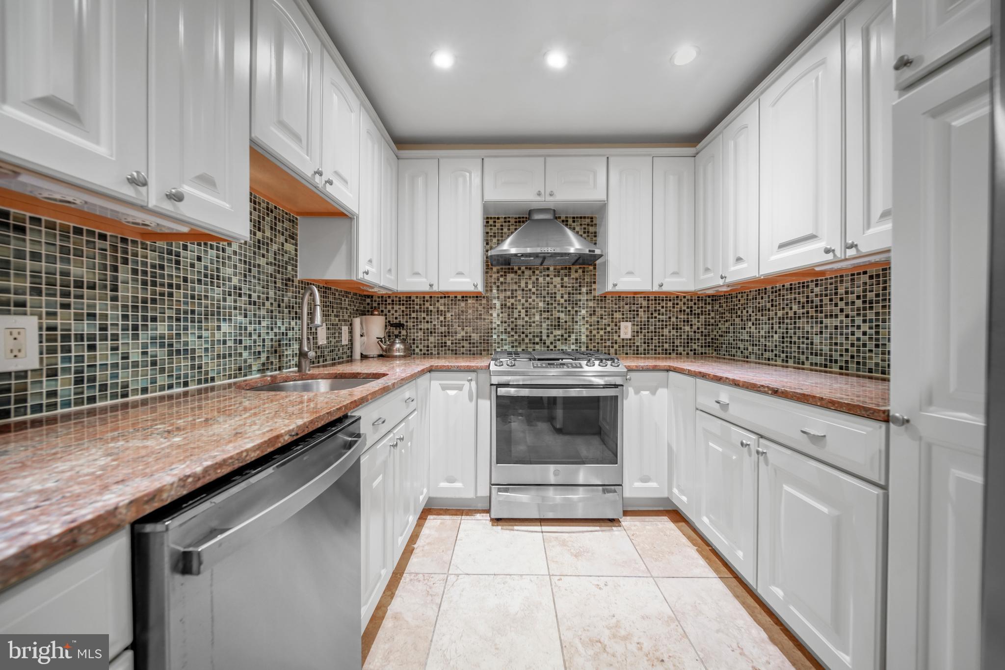 Real estate listing preview #11