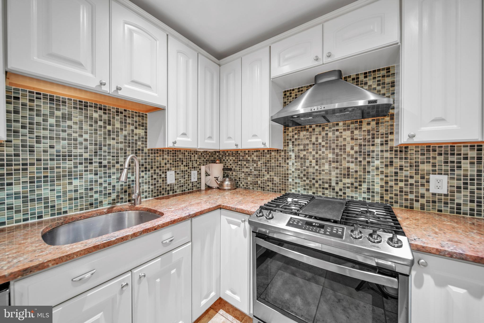 Real estate listing preview #12