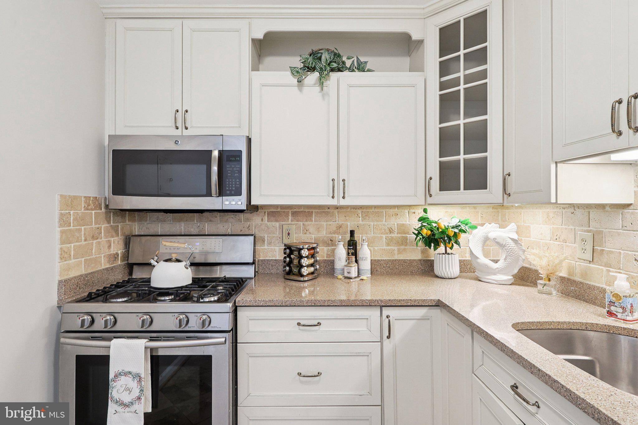 Real estate listing preview #14