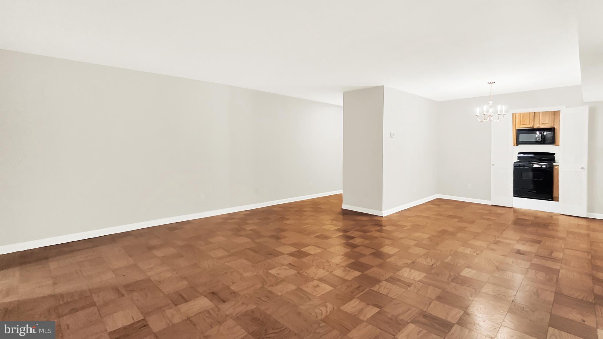 Real estate listing preview #16