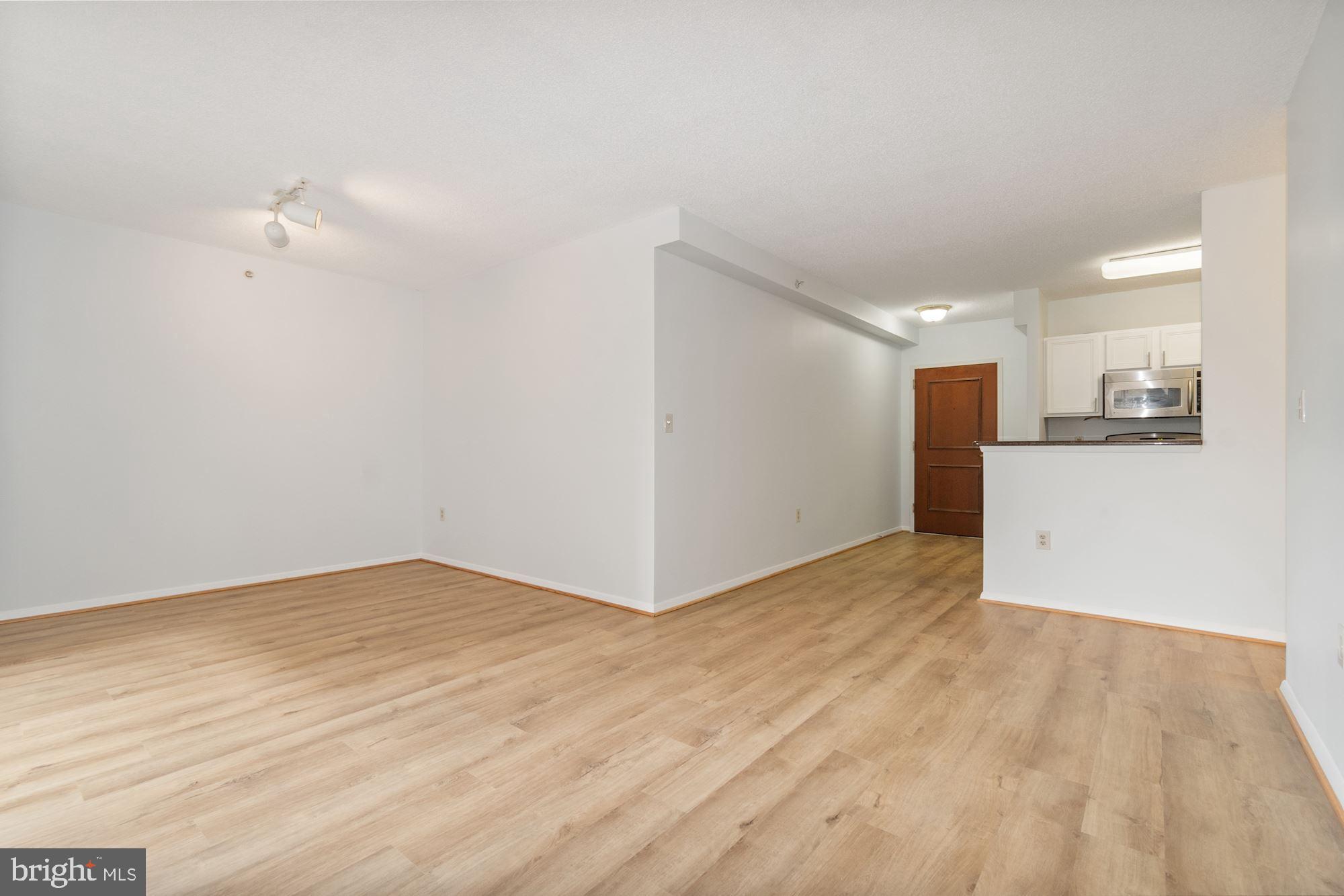 Real estate listing preview #8