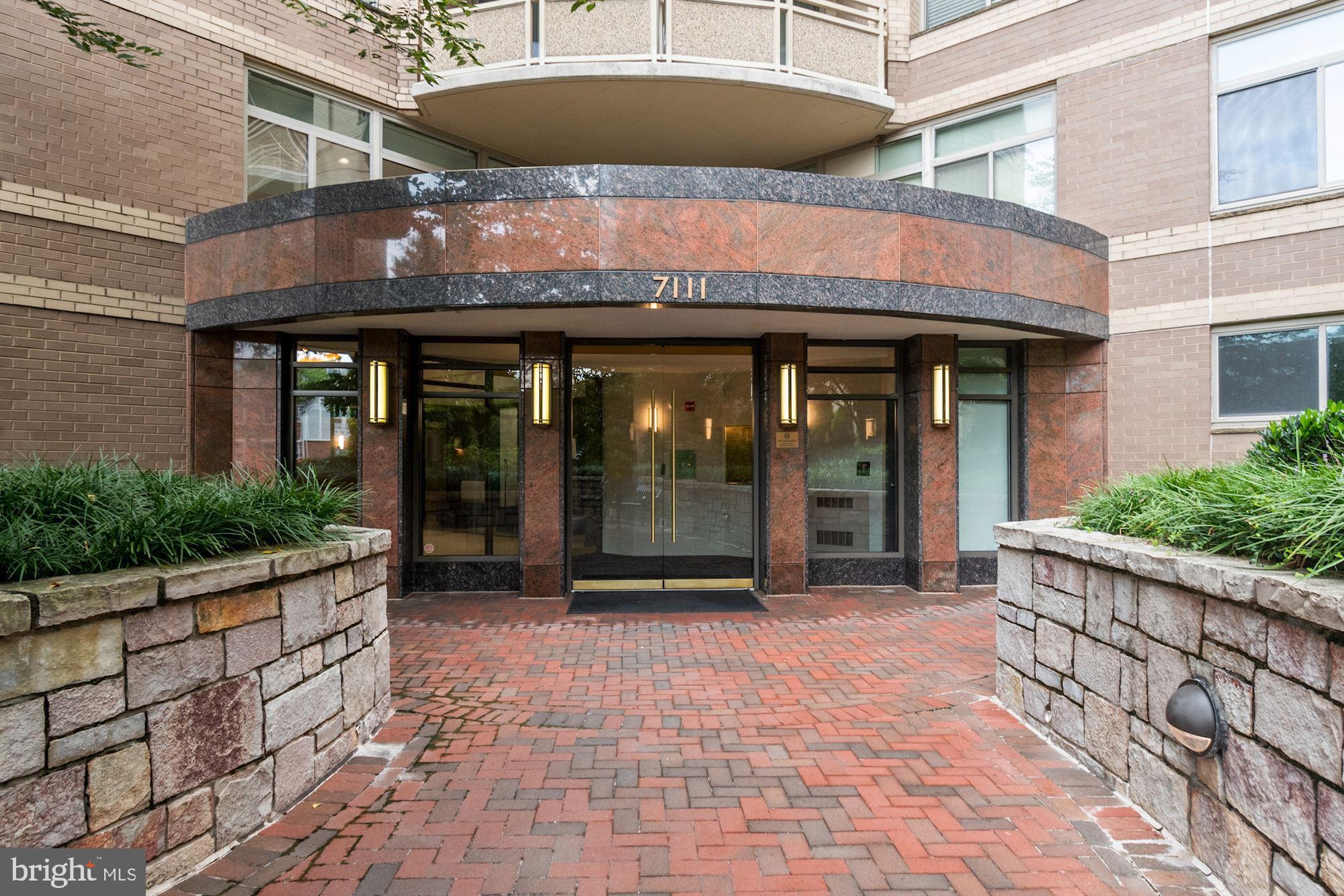 Real estate listing preview #2