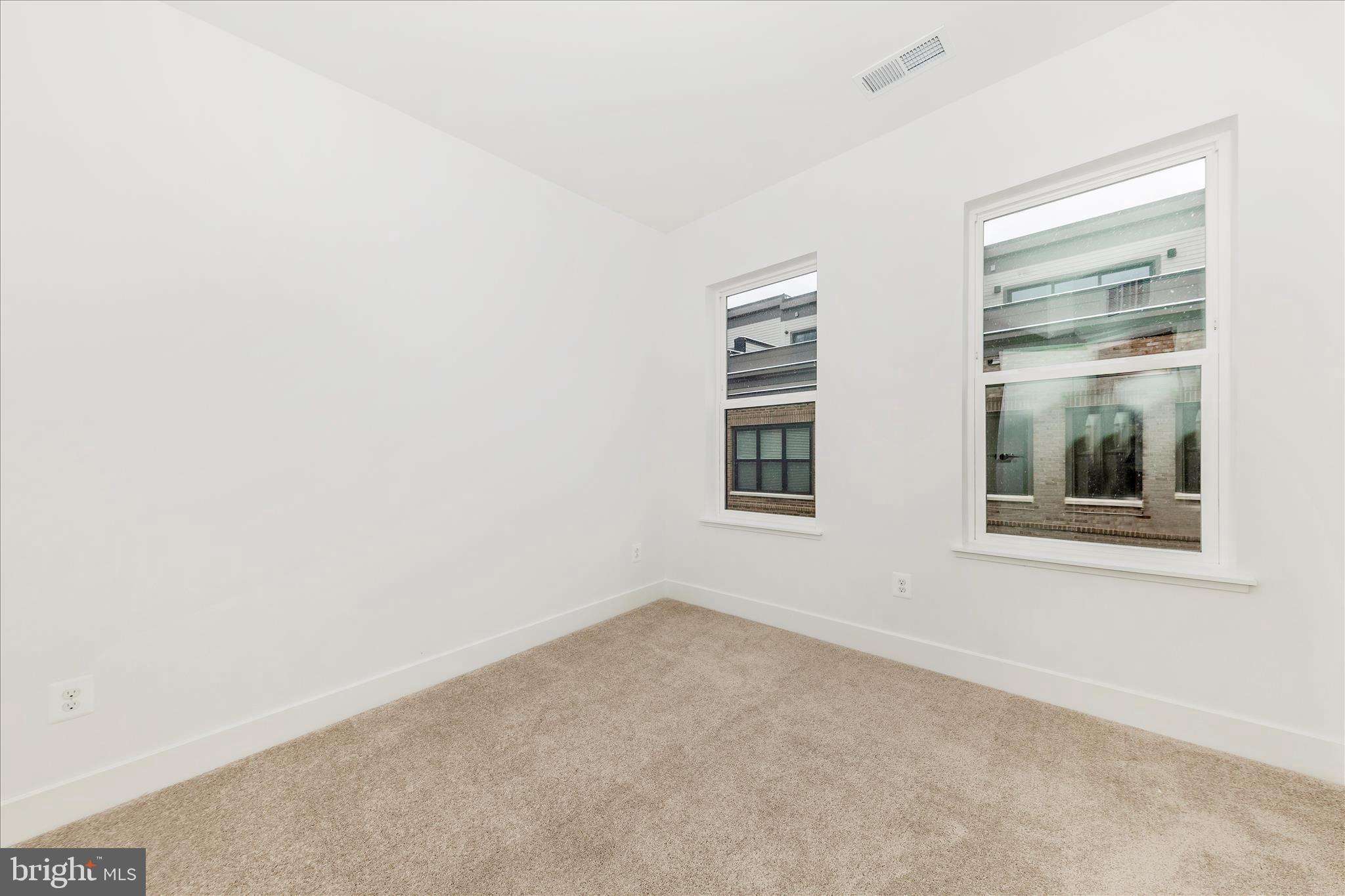 Real estate listing preview #25