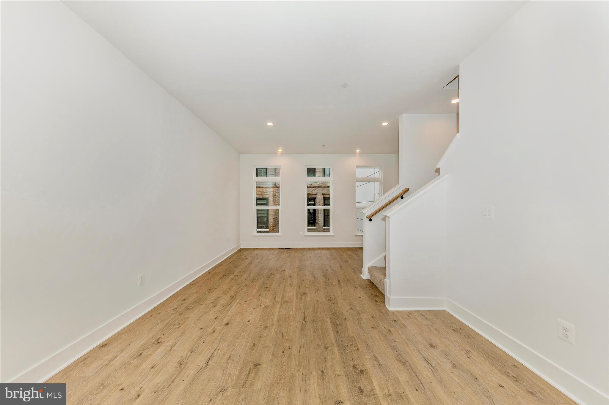 Real estate listing preview #12