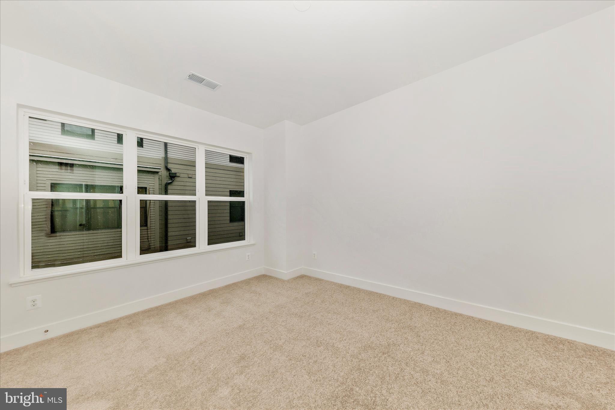 Real estate listing preview #18