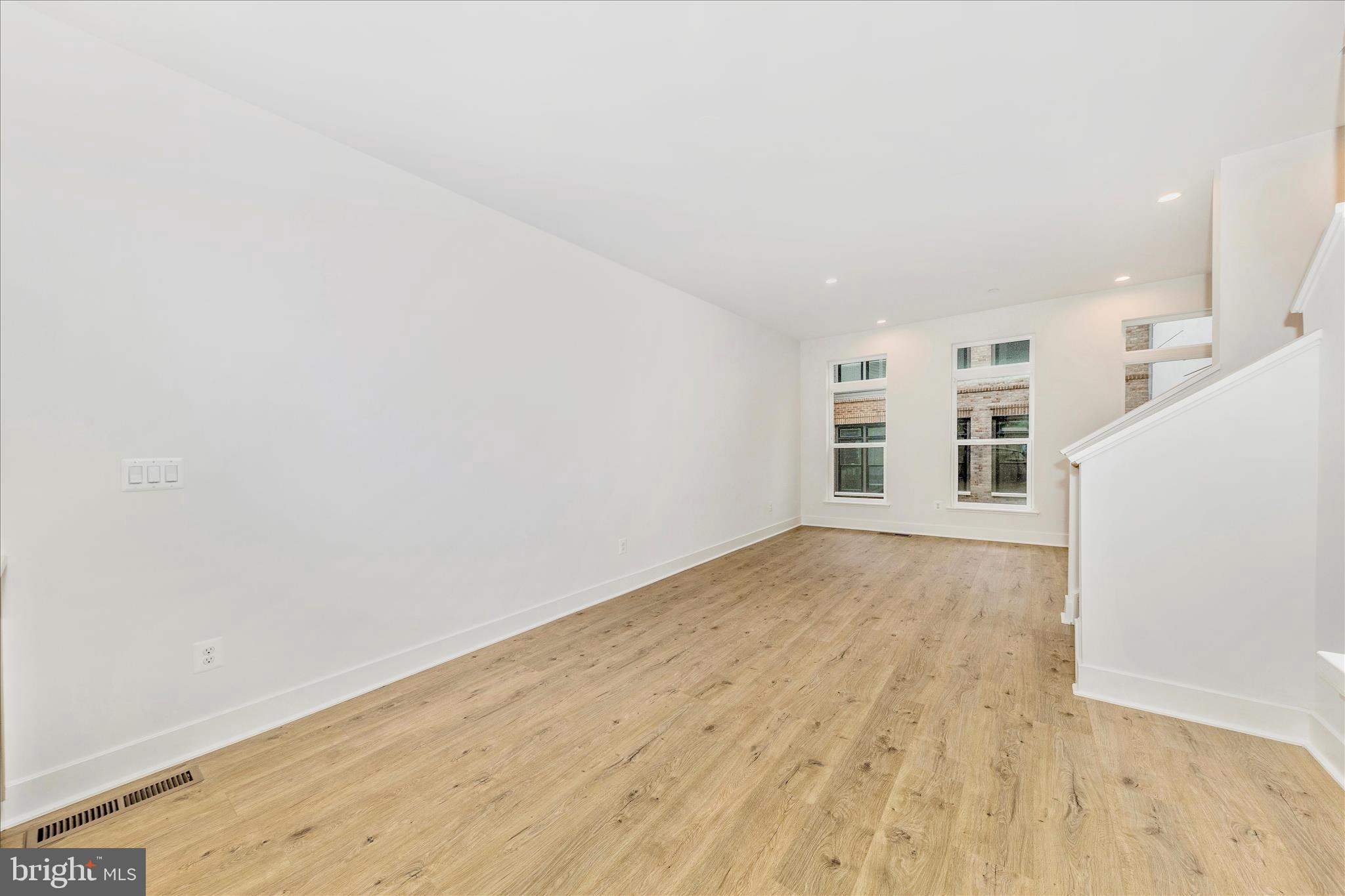 Real estate listing preview #11