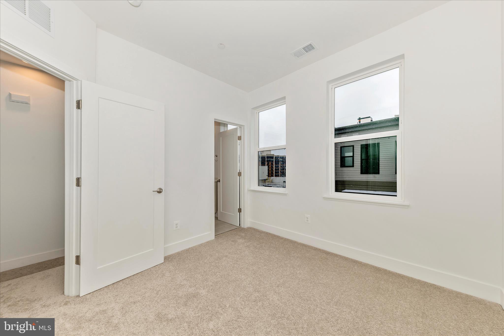 Real estate listing preview #37