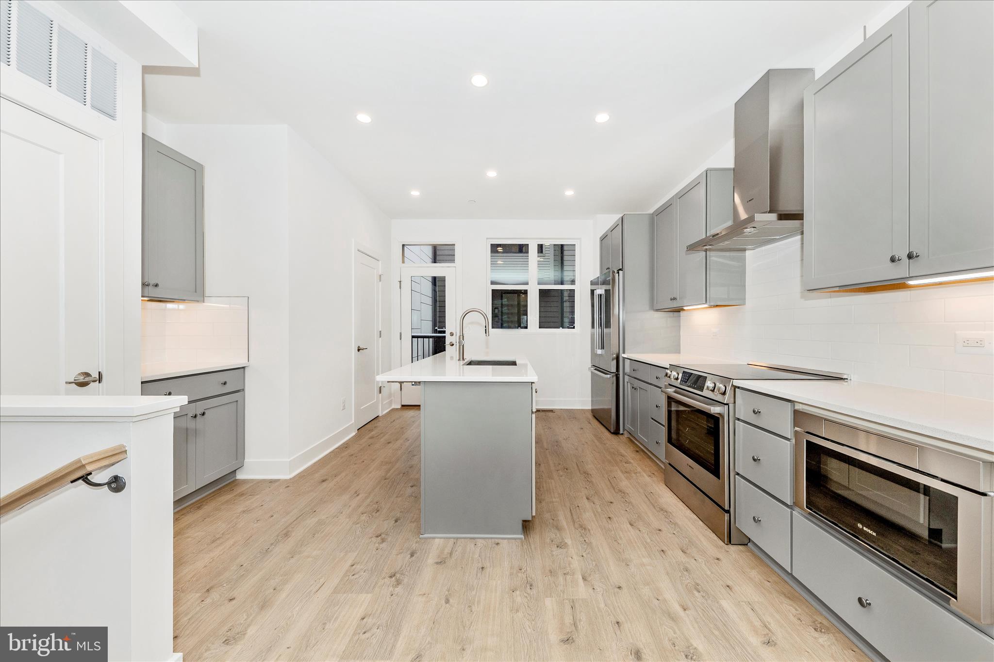 Real estate listing preview #4