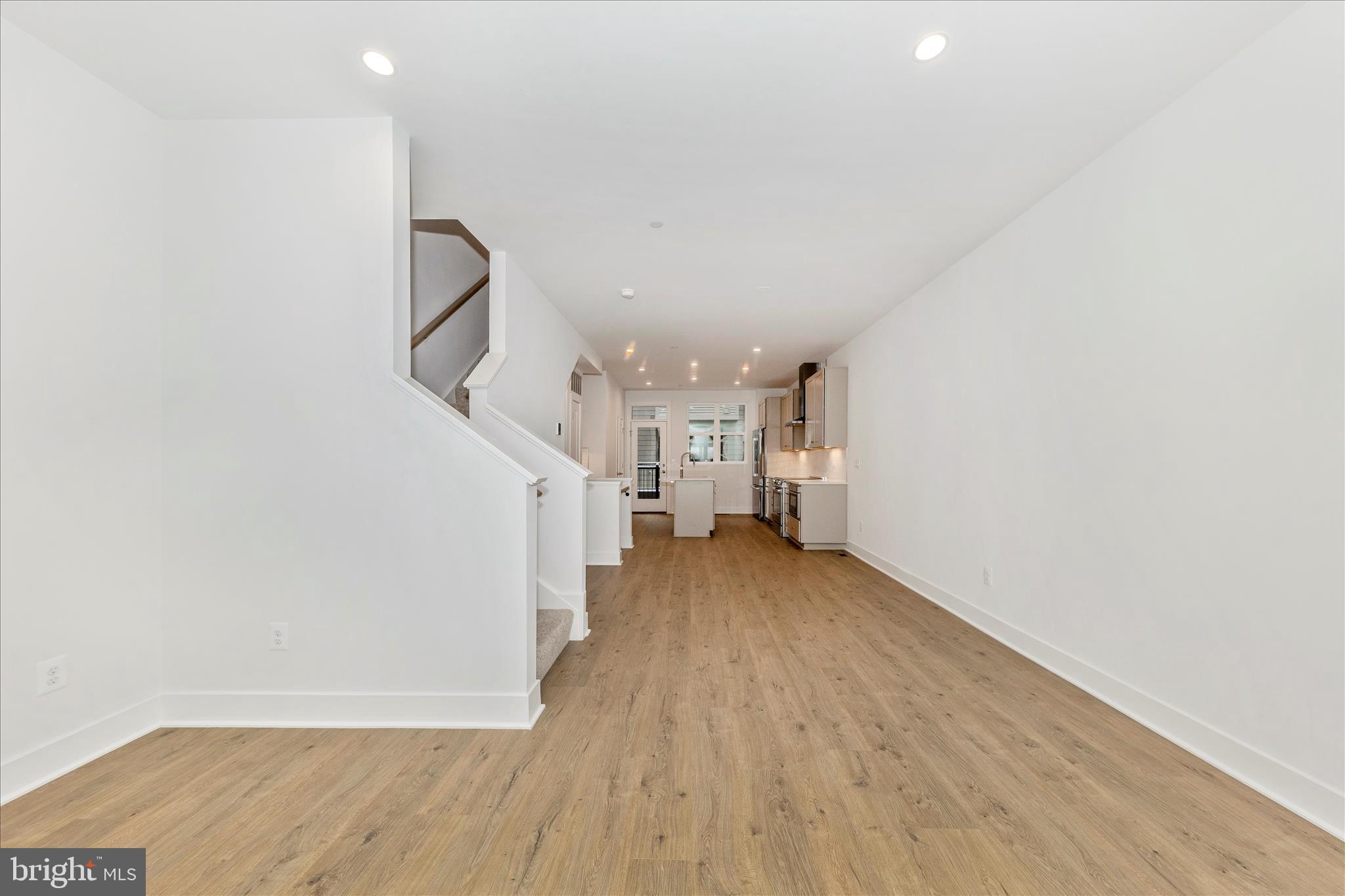 Real estate listing preview #16