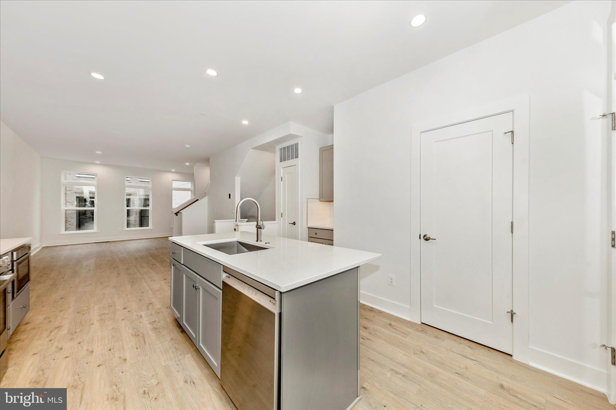 Real estate listing preview #7