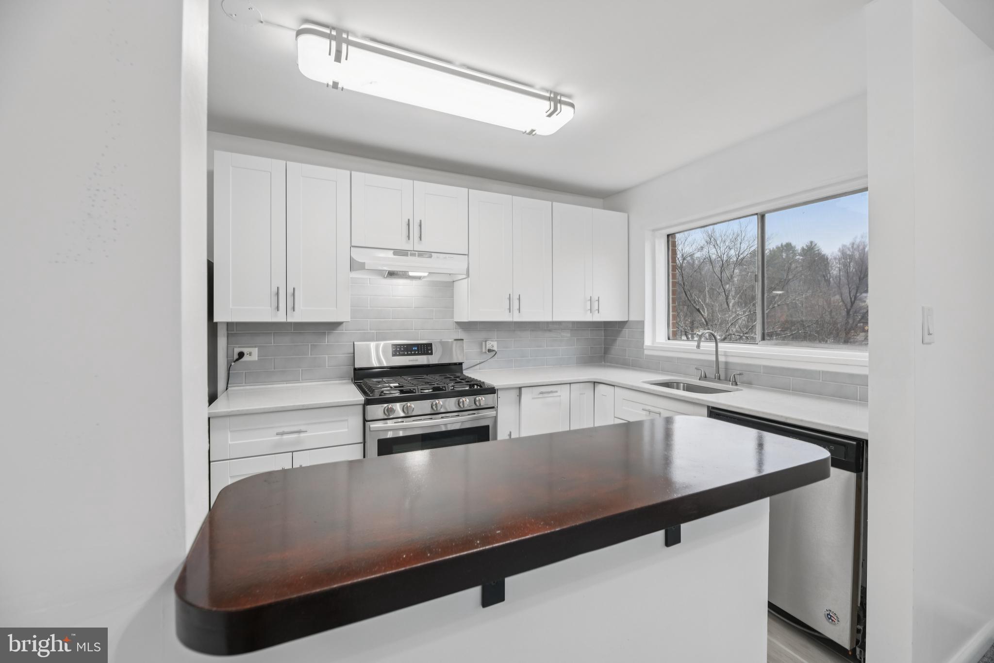 Real estate listing preview #10