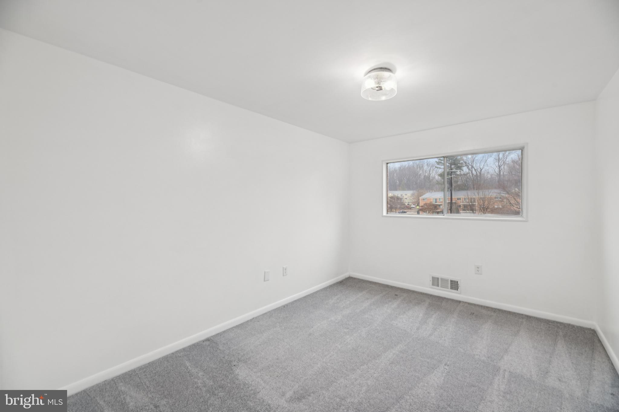 Real estate listing preview #17