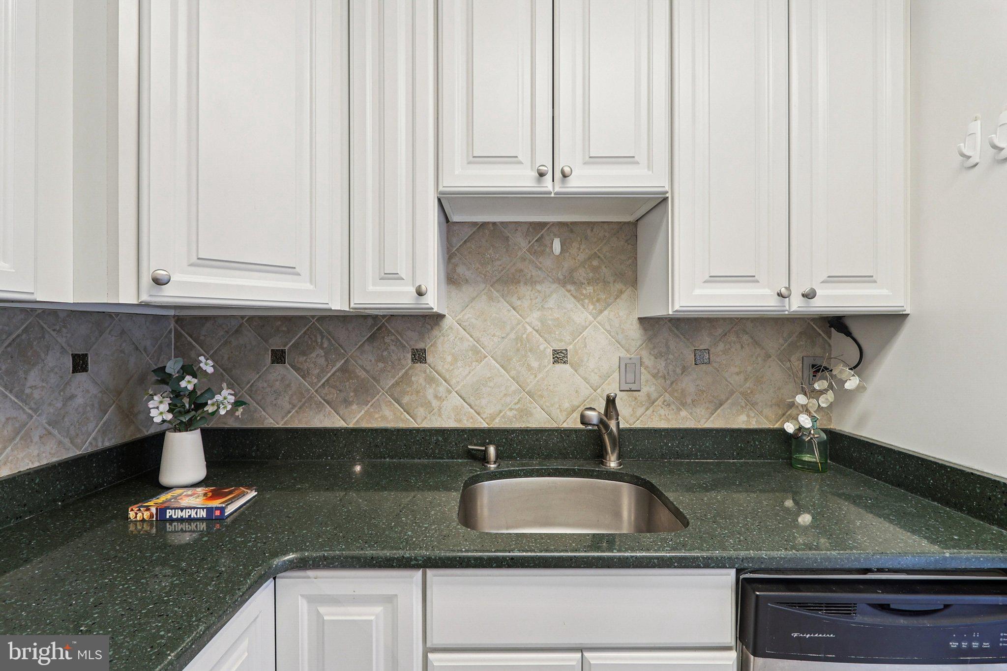 Real estate listing preview #14