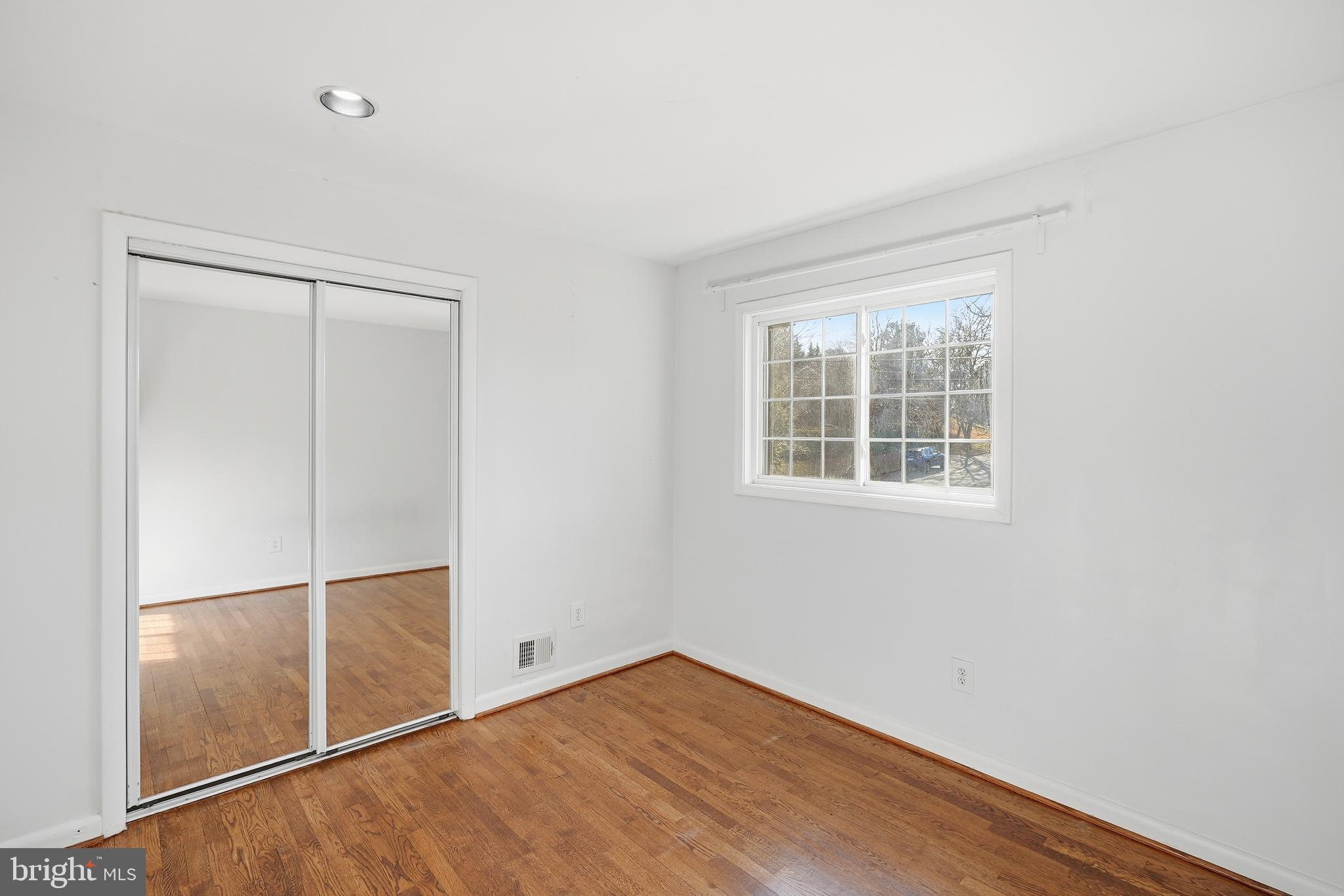 Real estate listing preview #15