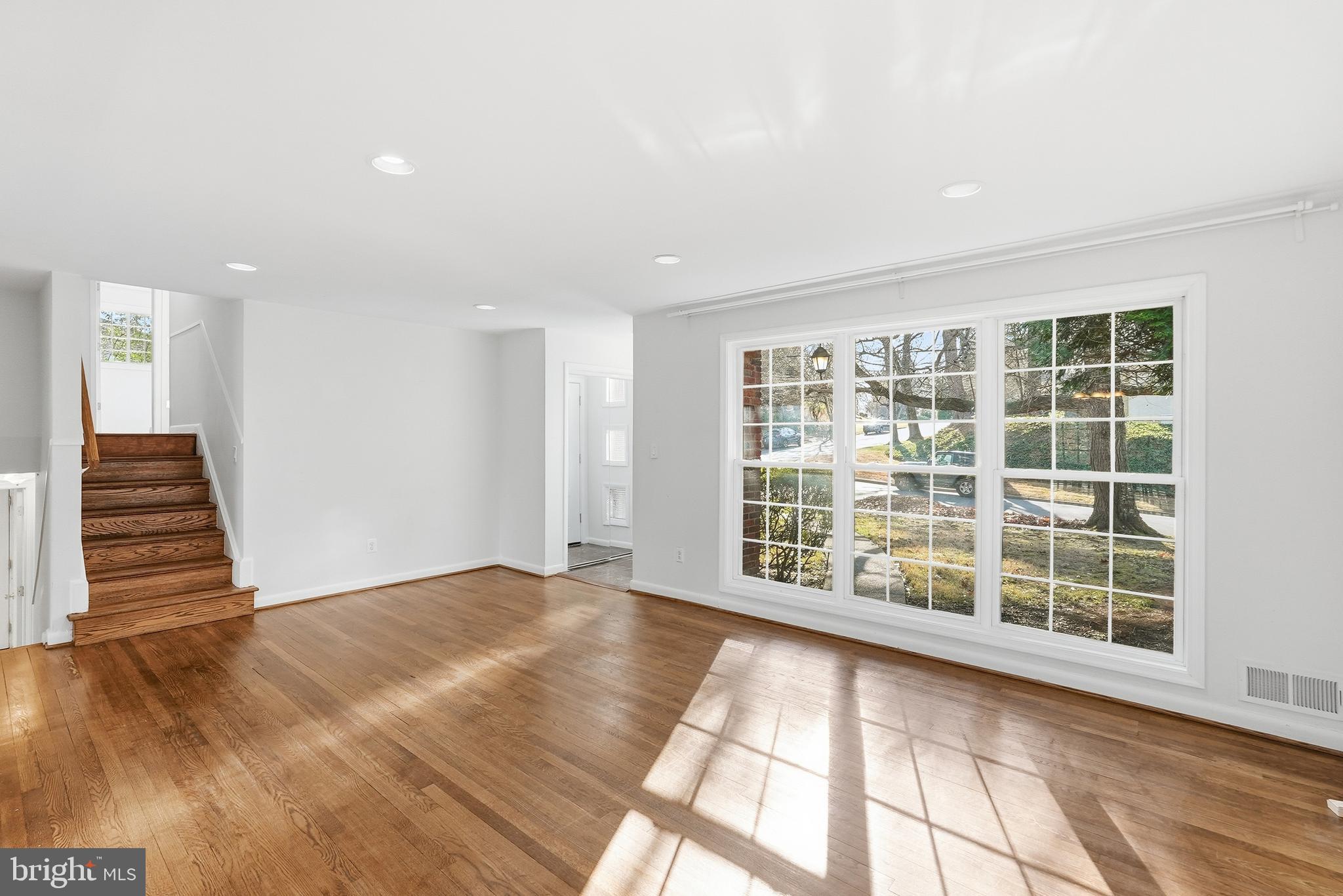 Real estate listing preview #4