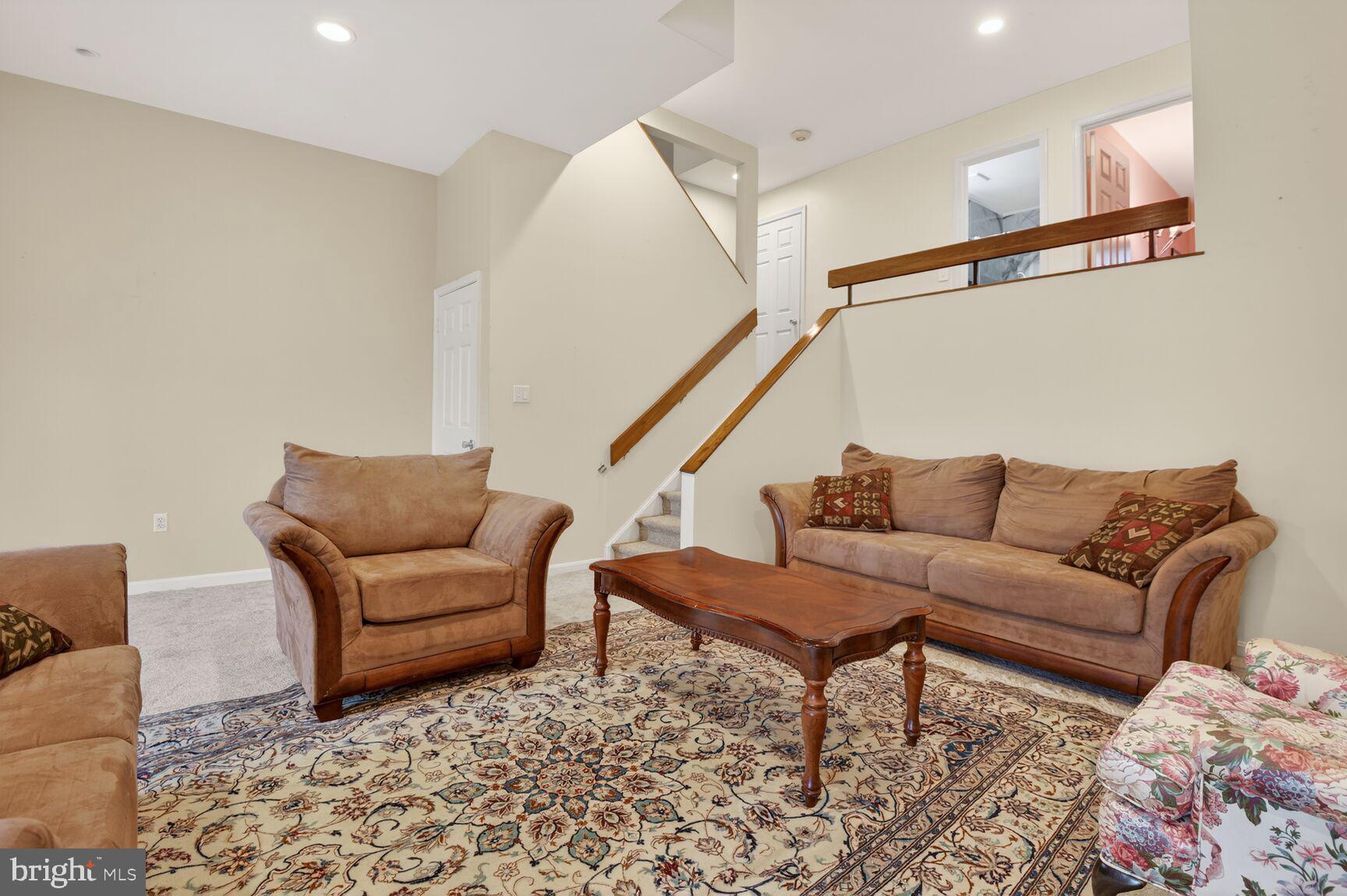 Real estate listing preview #24