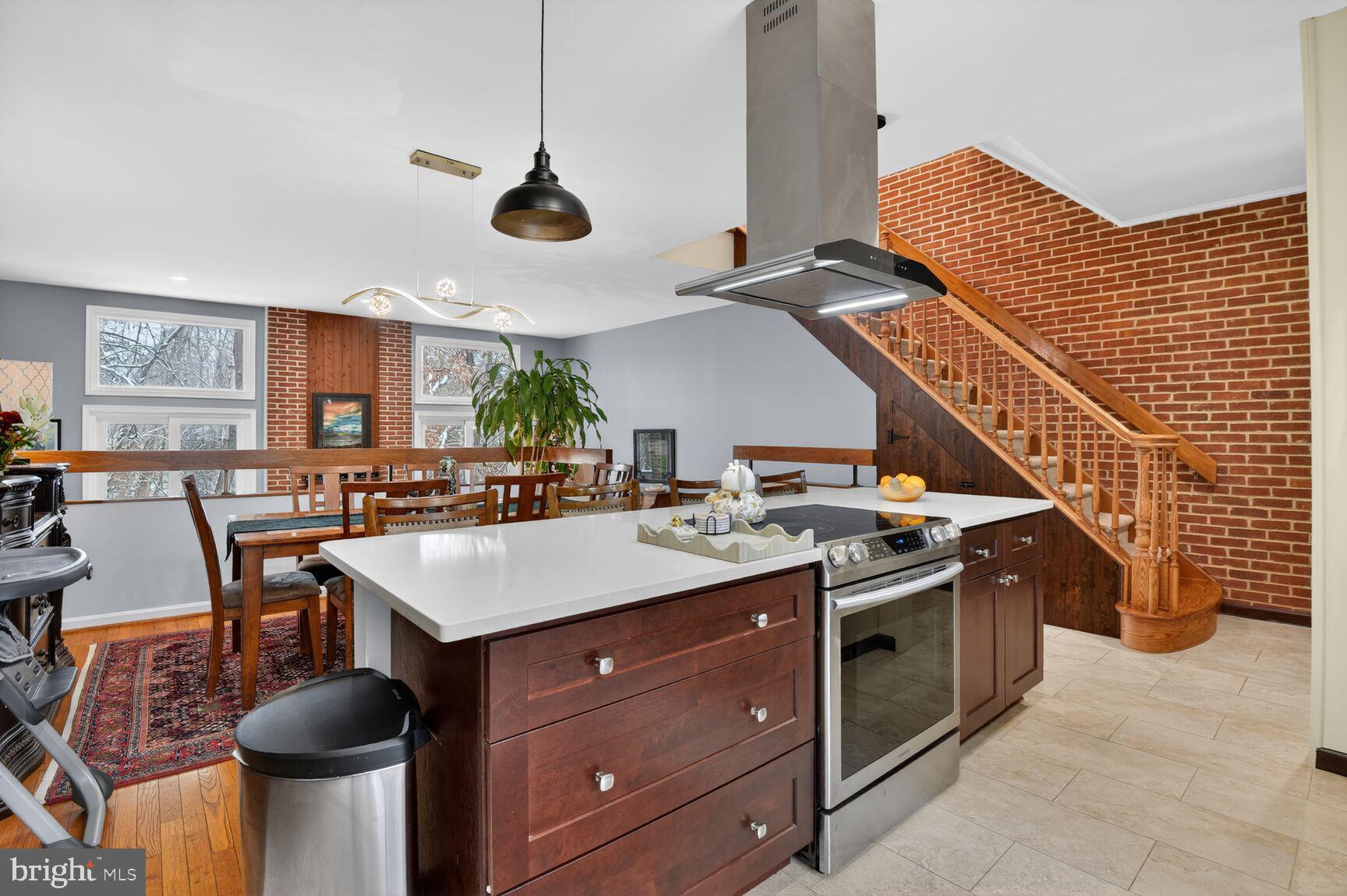 Real estate listing preview #9