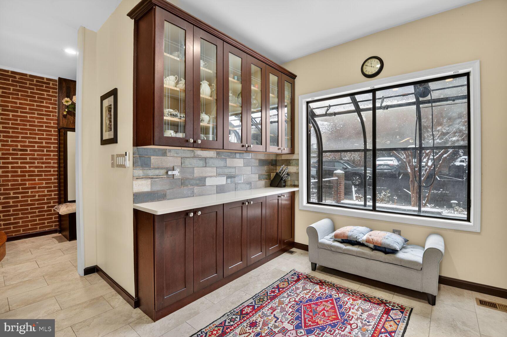 Real estate listing preview #12