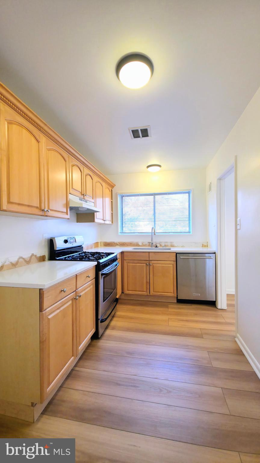 Real estate listing preview #16