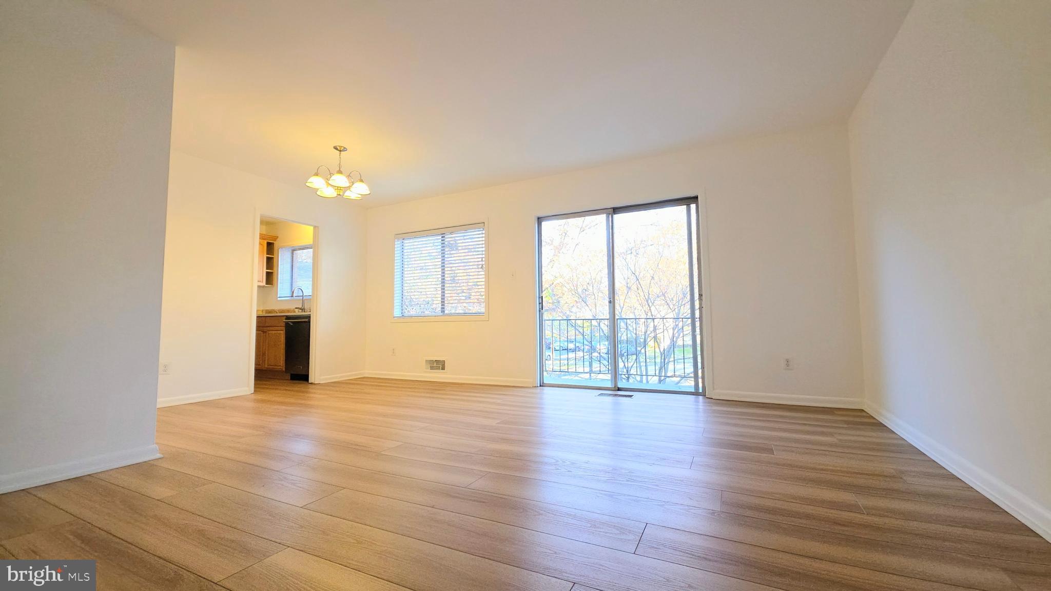 Real estate listing preview #22