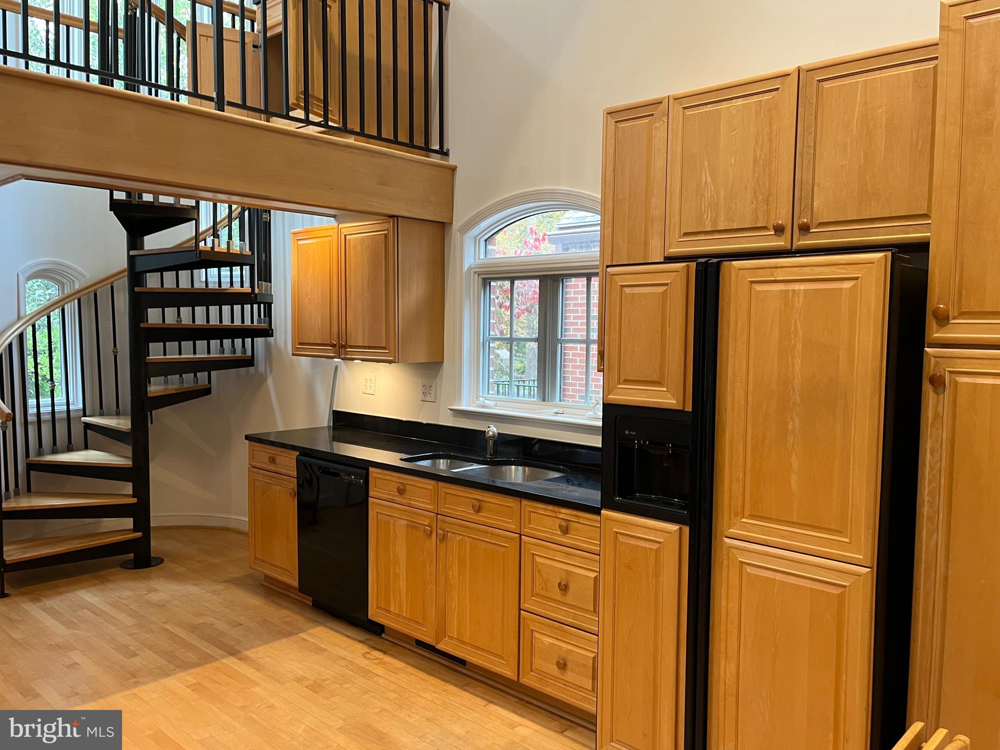 Real estate listing preview #6