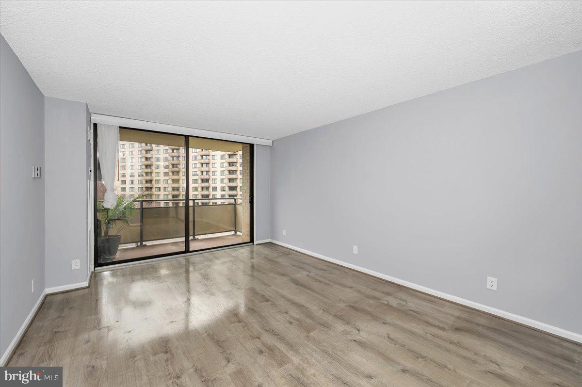 Real estate listing preview #6