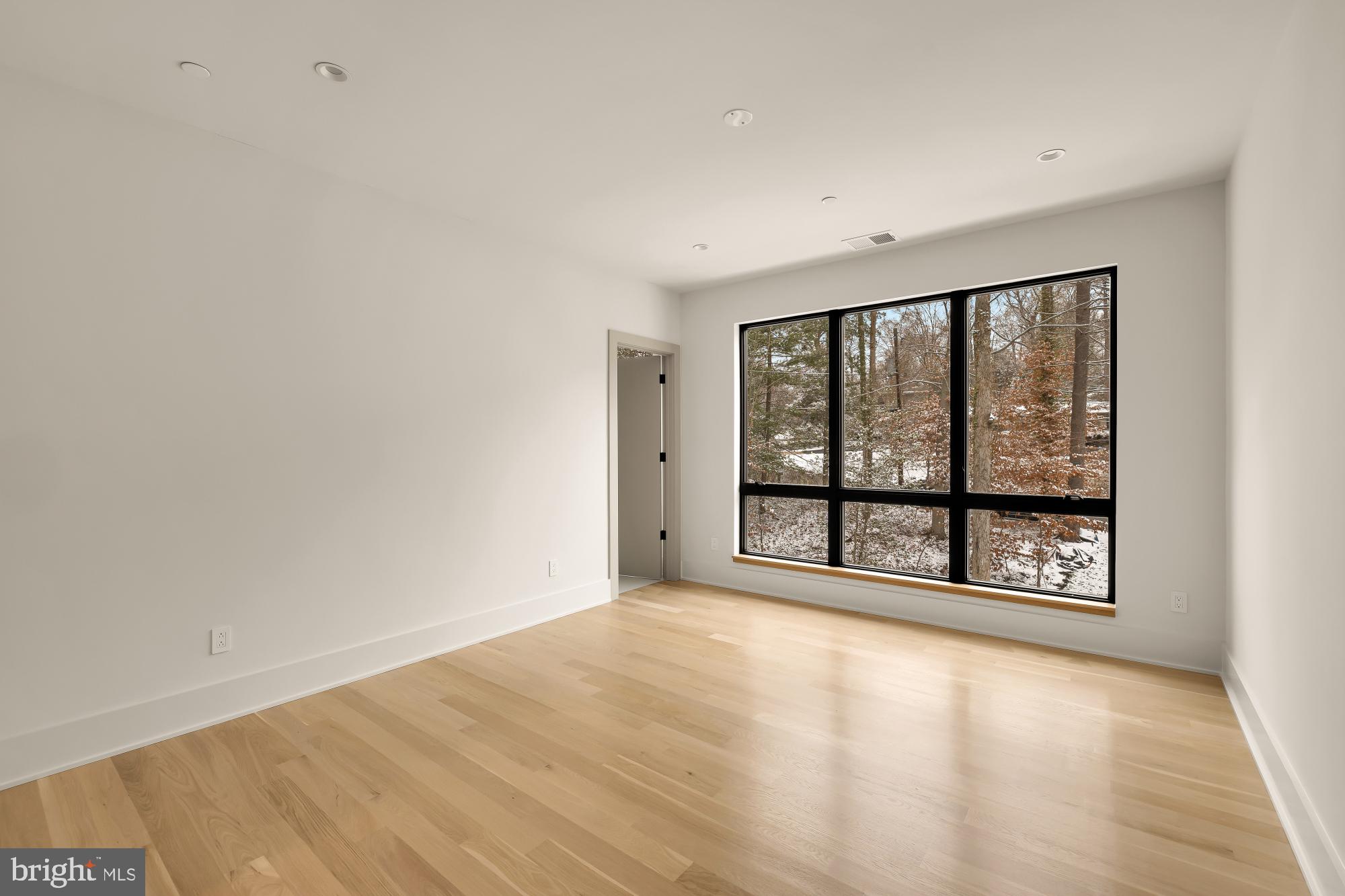 Real estate listing preview #51