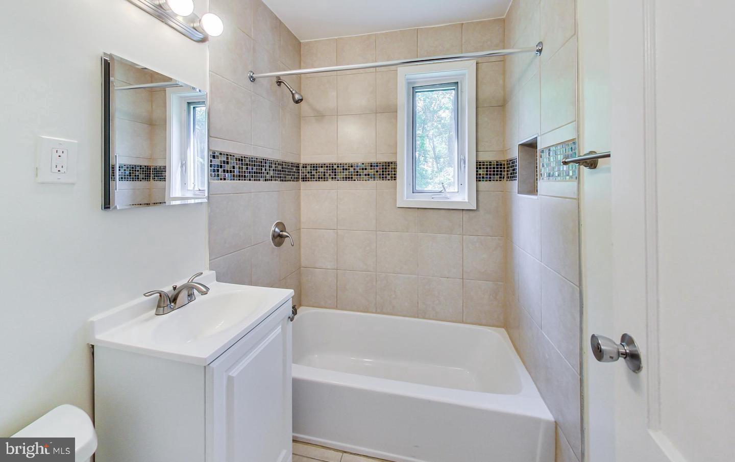 Real estate listing preview #11