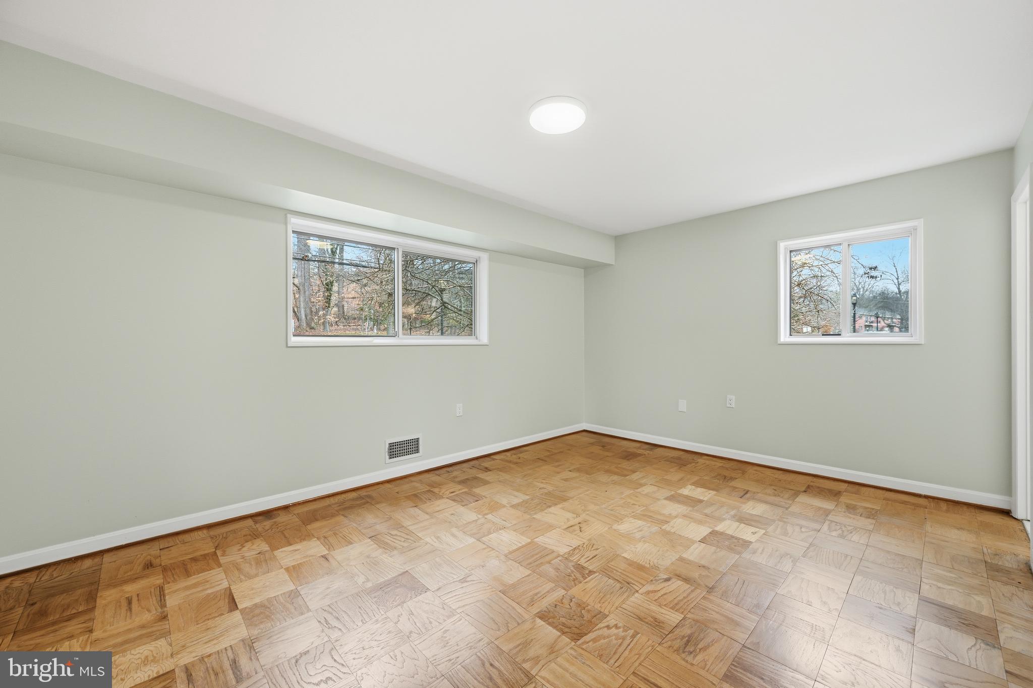 Real estate listing preview #10