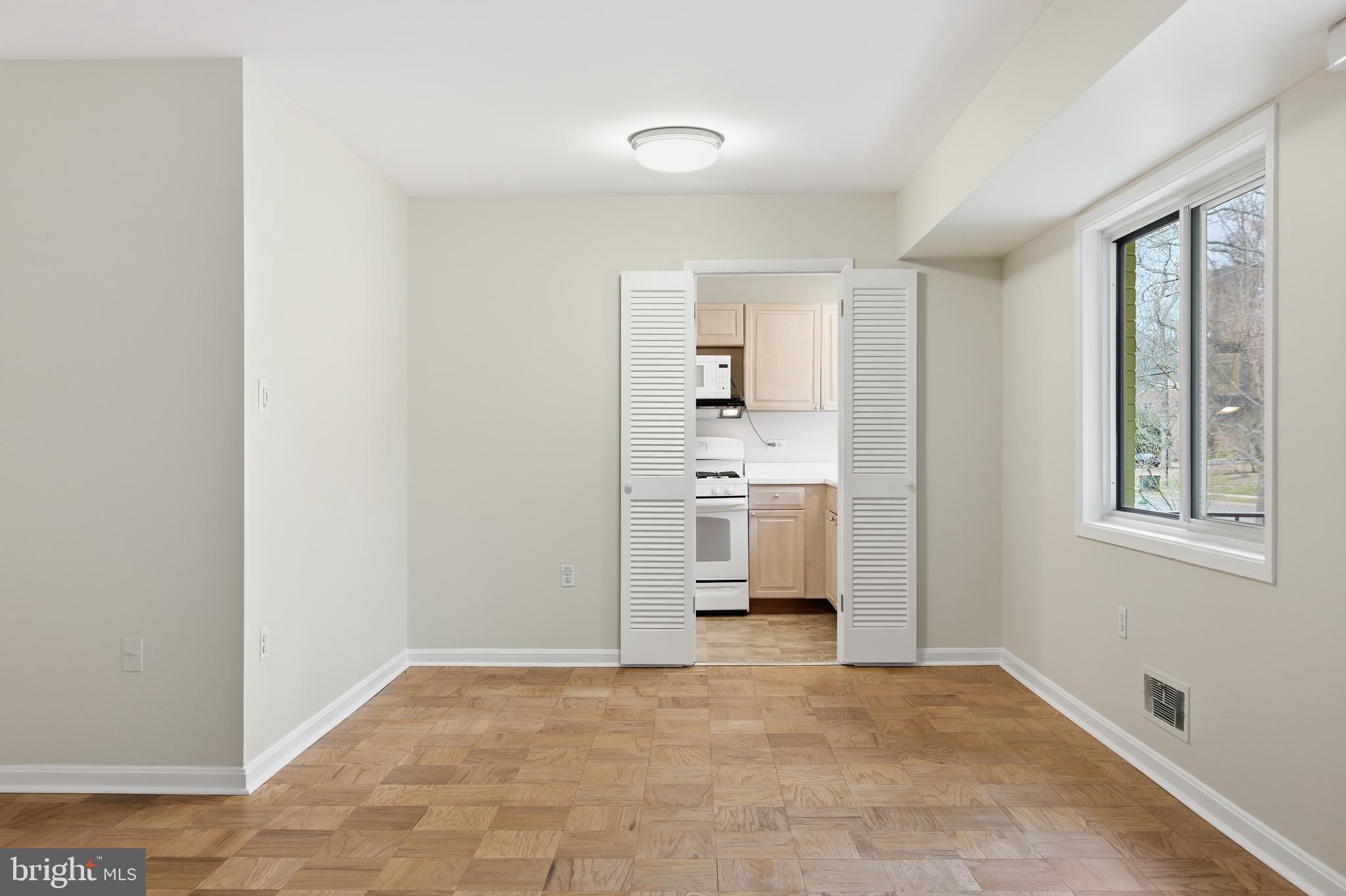 Real estate listing preview #7