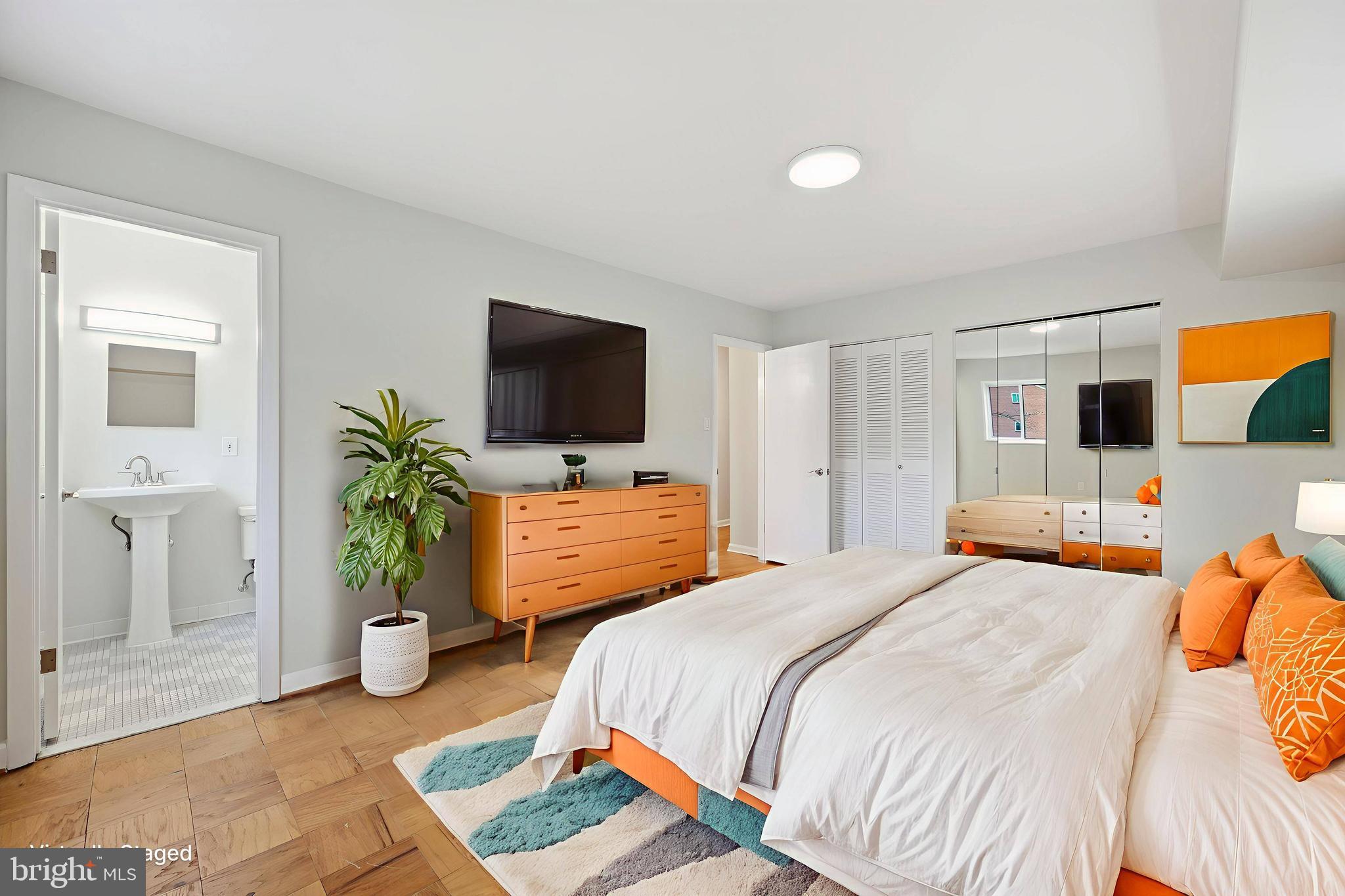 Real estate listing preview #11