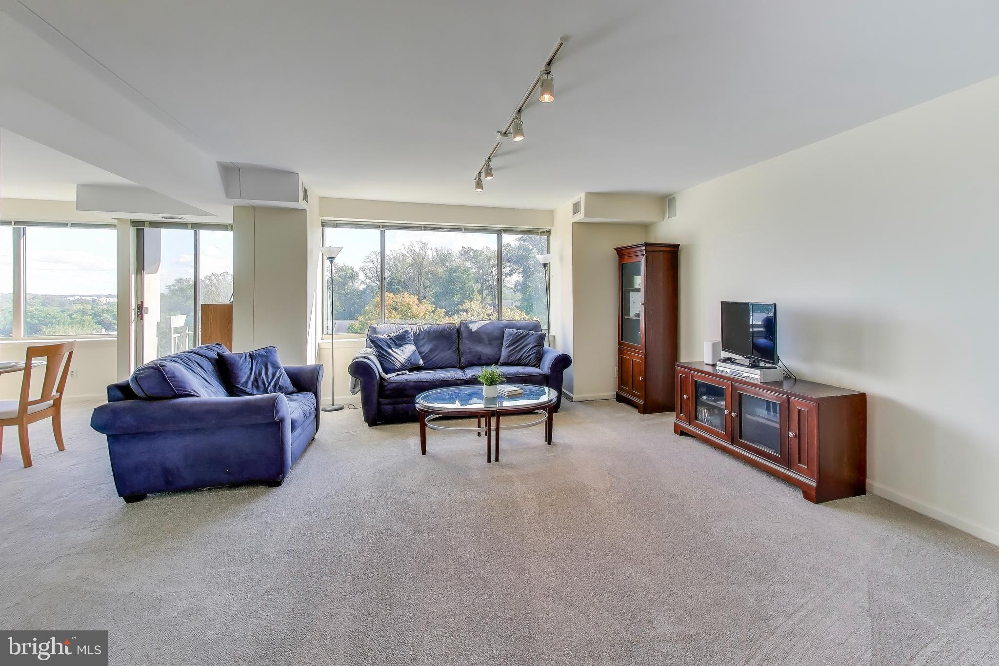 Real estate listing preview #8