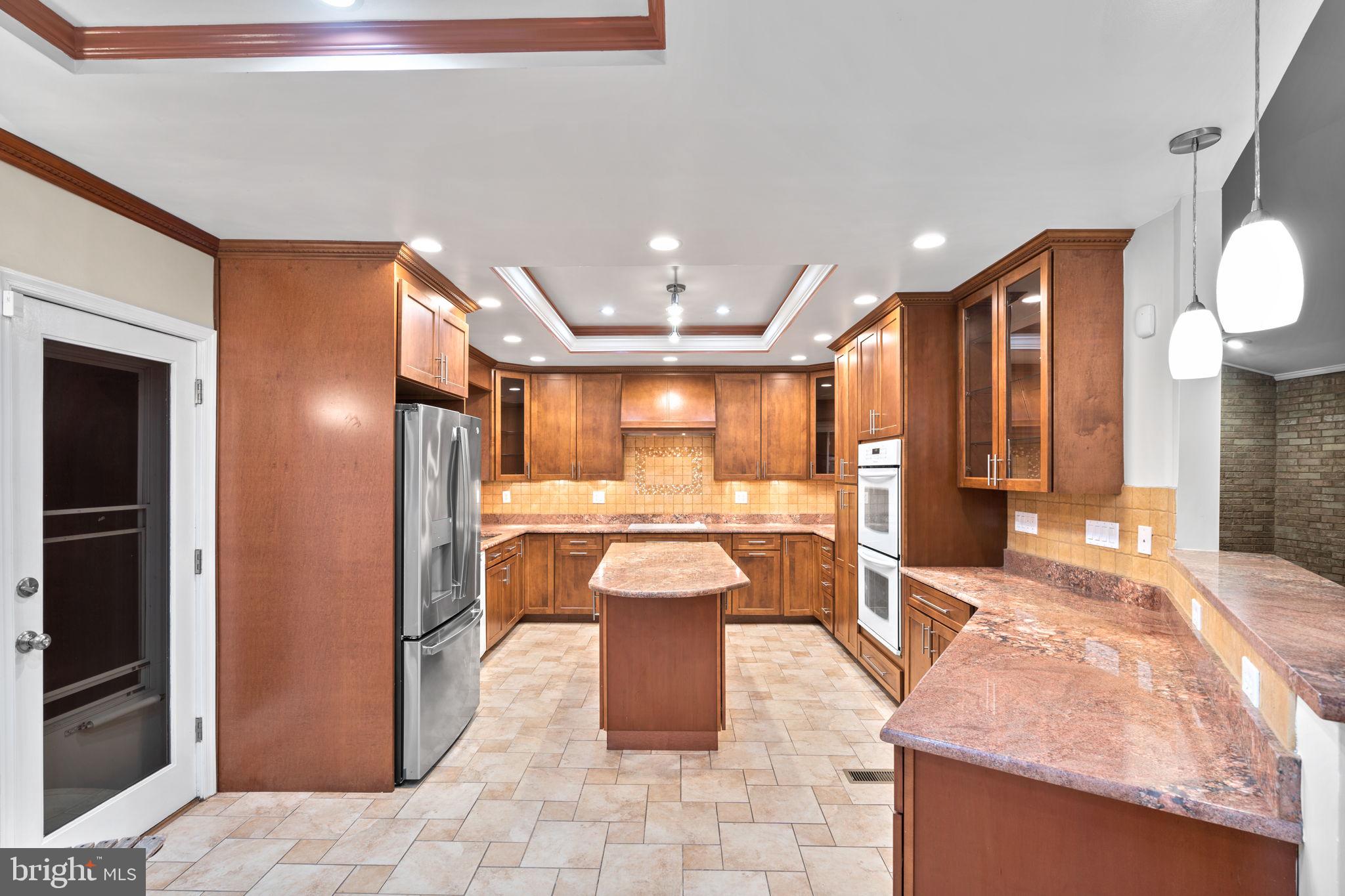 Real estate listing preview #12